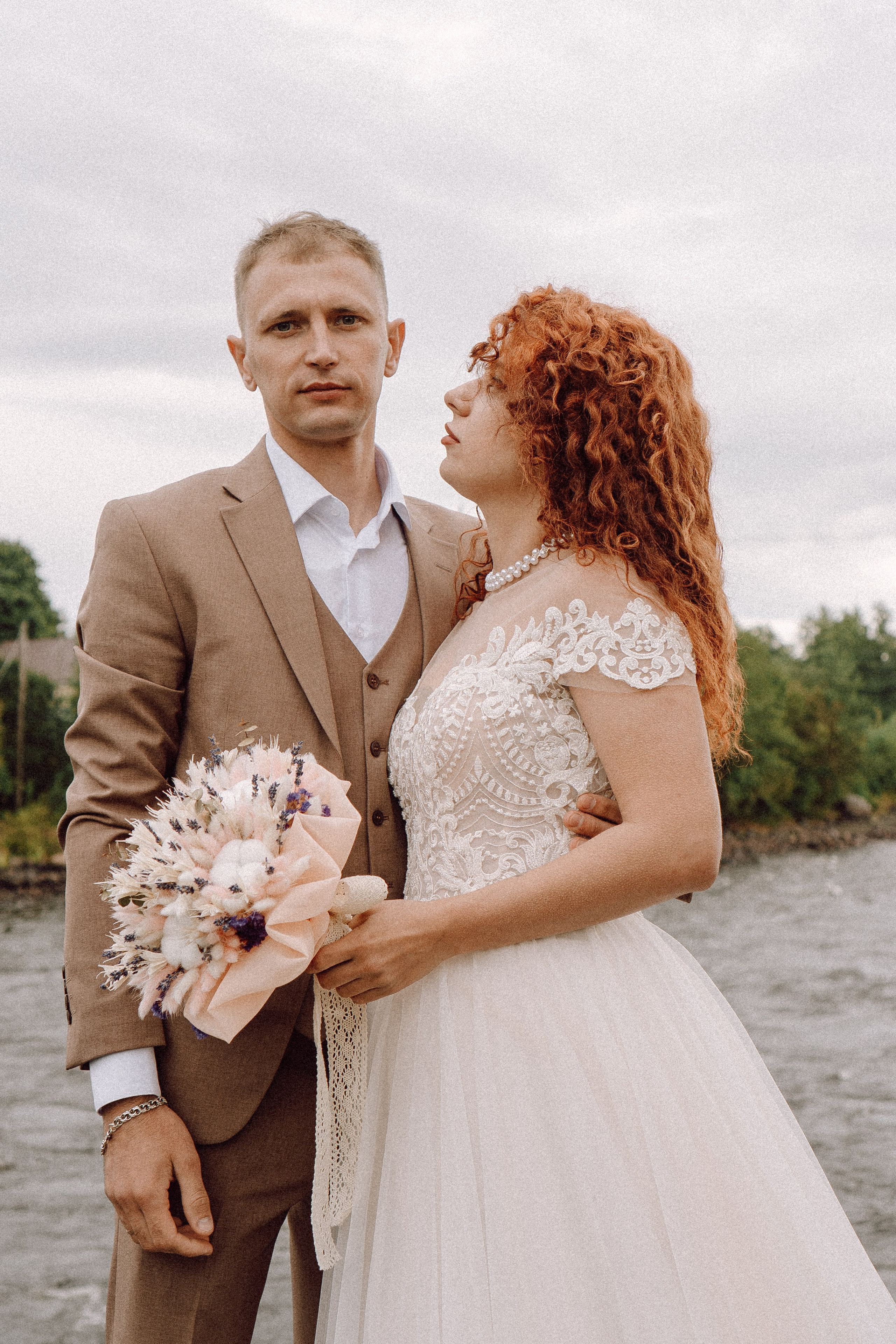 СВАДЕБНАЯ ФОТОСЕССИИЯ ПАРЫ В ГОРОДЕ ПРИОЗЕРСК В СОСНОВОМ ЛЕСУ И С ПИКАПОМ. Профессиональный фотограф, Санкт-Петербург — Виктория Богомолова
