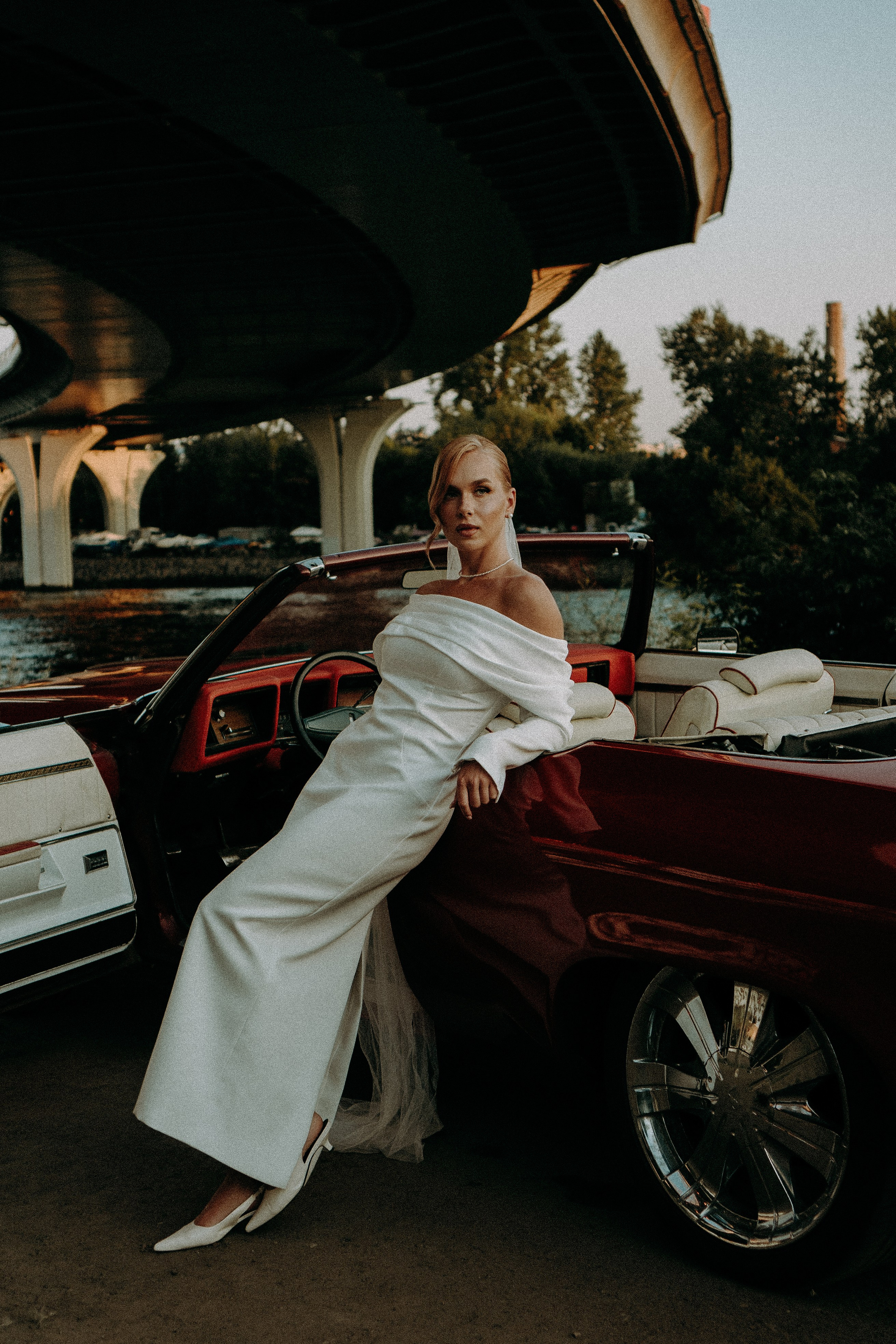 СВАДЕБНАЯ СЬЕМКА ВОЗЛЕ МСОТА БЕТАНКУРА НА КАБРИОЛЕТЕ. Профессиональный фотограф, Санкт-Петербург — Виктория Богомолова