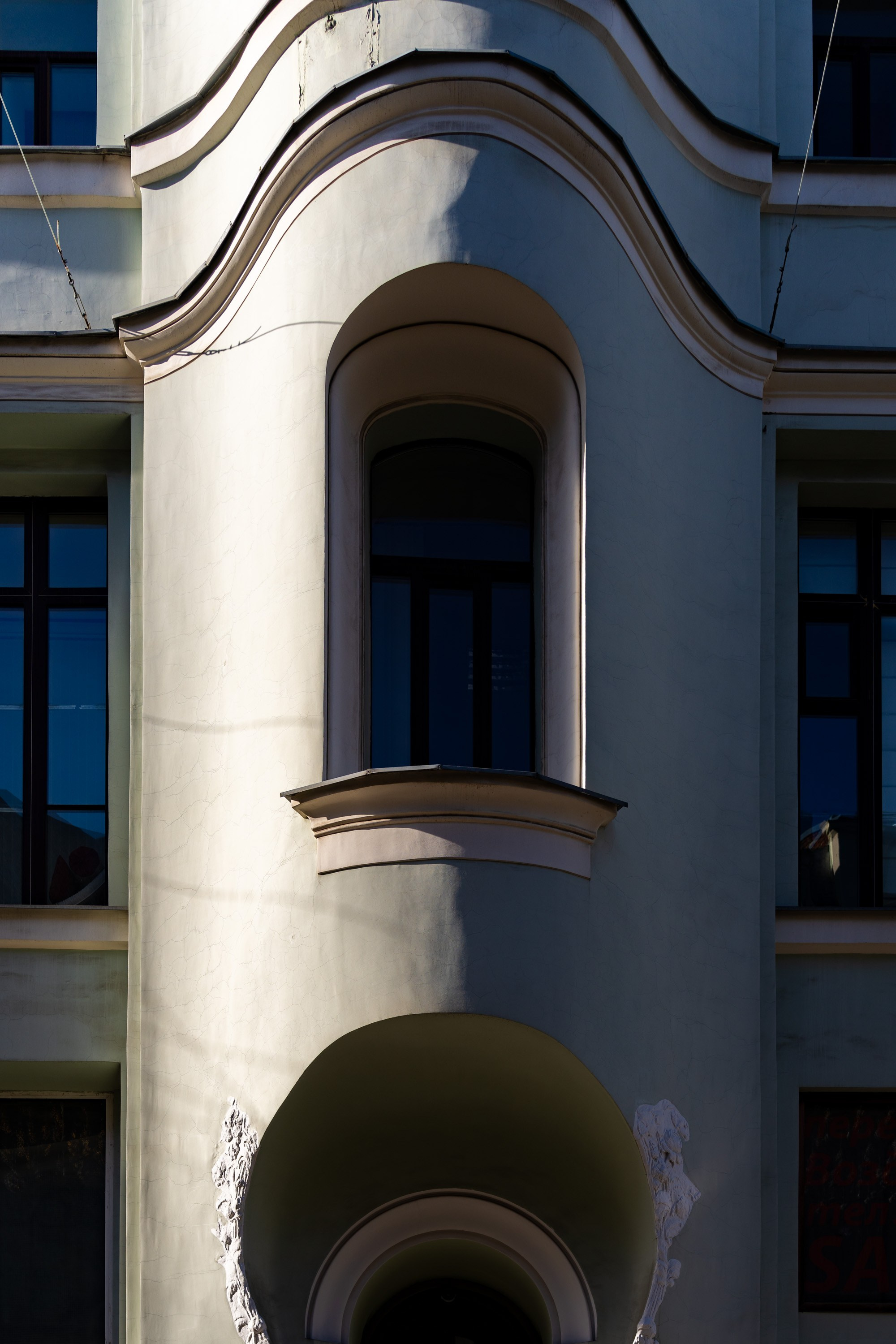 Свет и тень в городе. Фотограф в Москве. Шахабудин