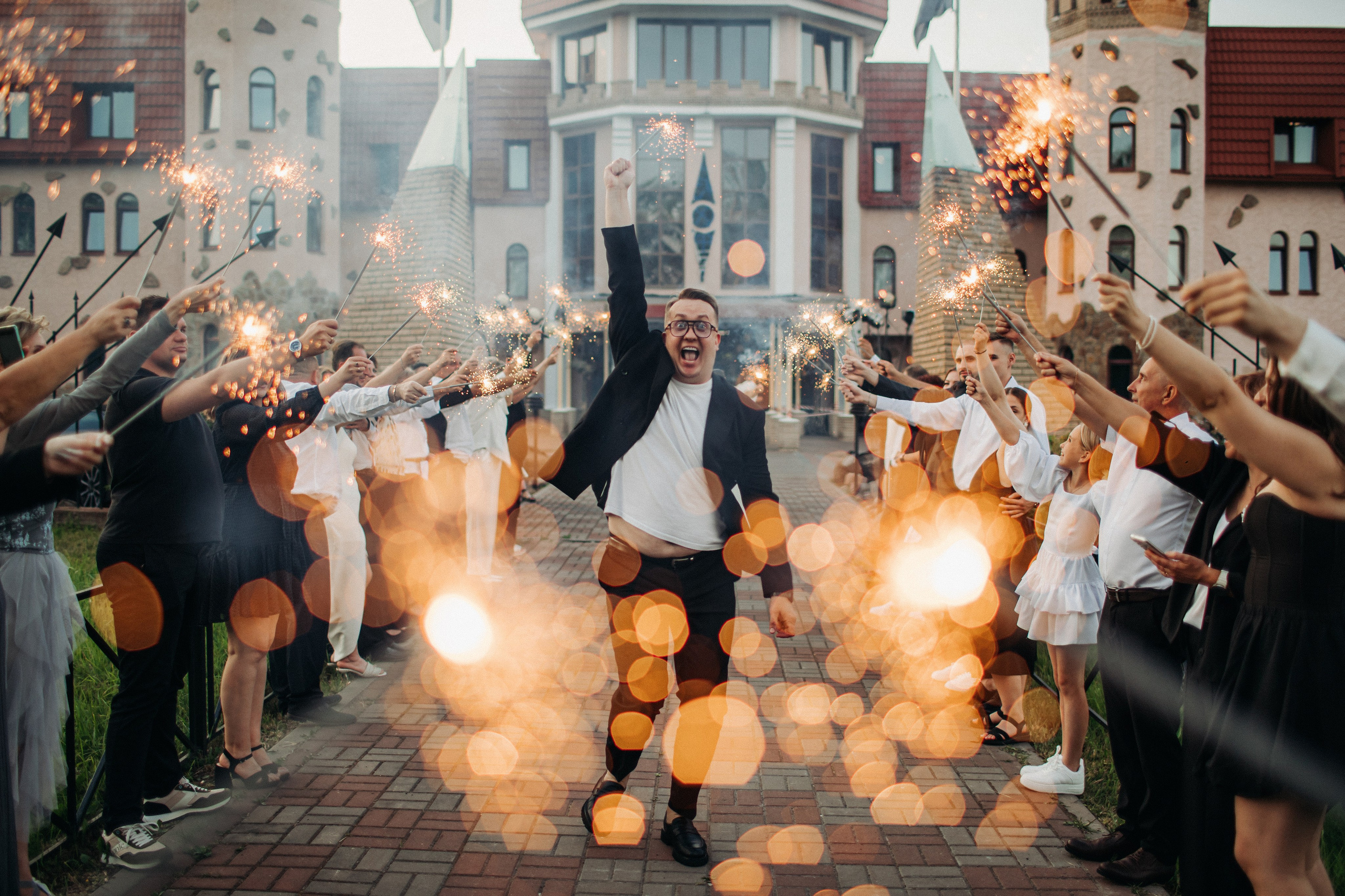 Vlad & Nadya (Saint-Petersburg, Russia). Destination wedding photographer Peter Letu