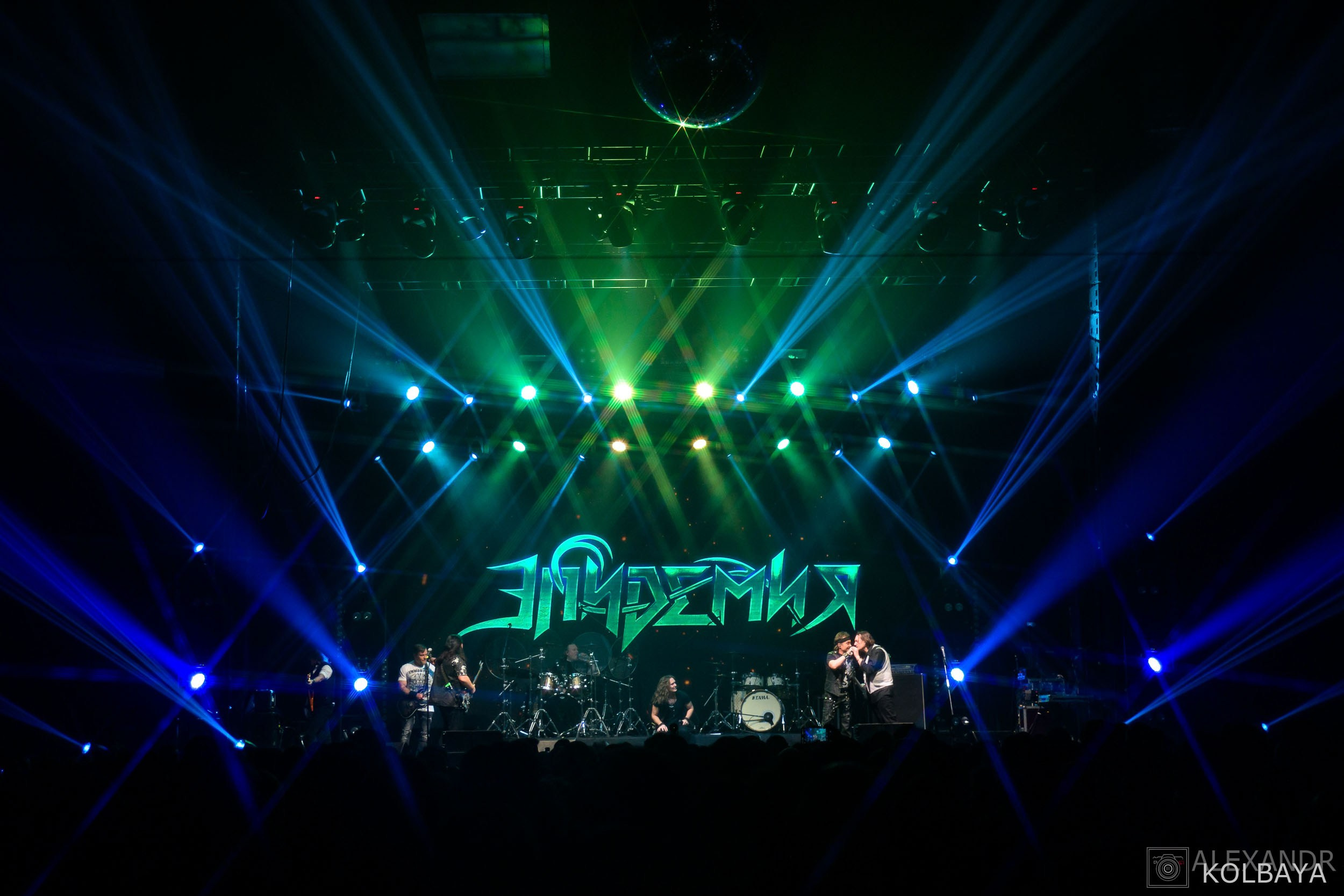 Эпидемии 29 лет — концерт в день рождения. Концертный и театральный репортажный фотограф в Москве Александр Колбая