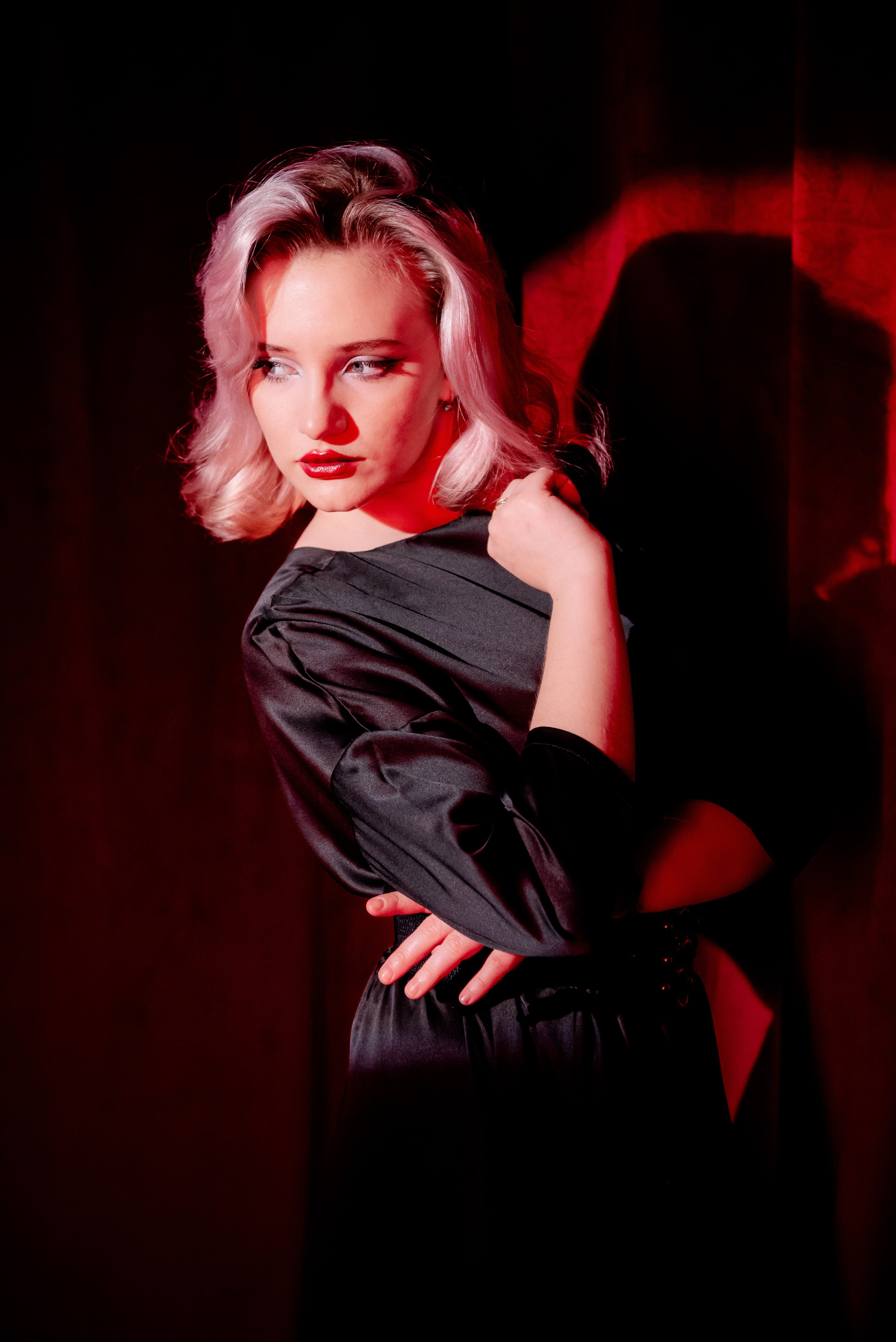 Красная штора. Фотограф в Волгограде и Волжском Александр Горбань