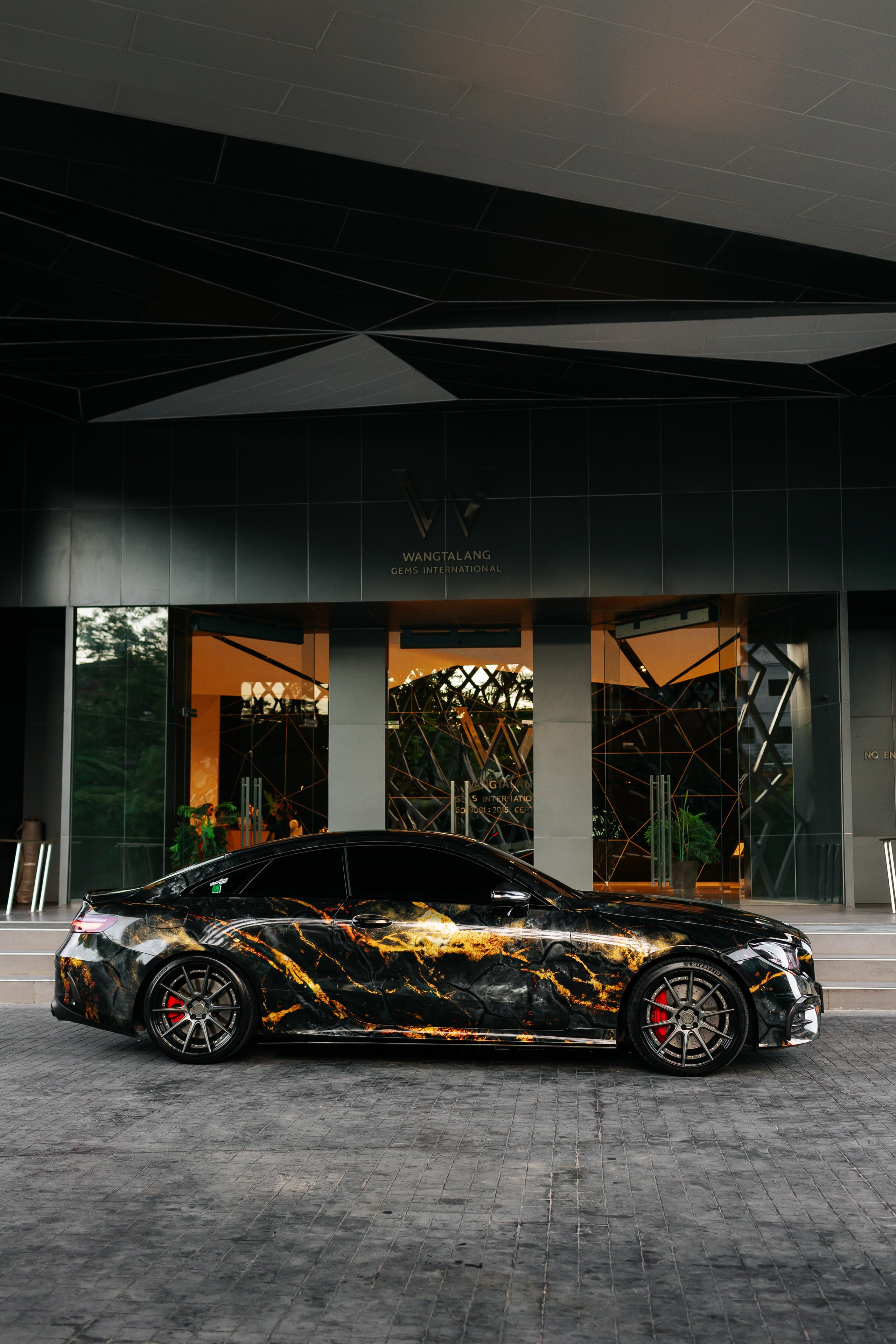 Mercedes Benz E 53. Фотограф в на Пхукете Сергей Войлоков