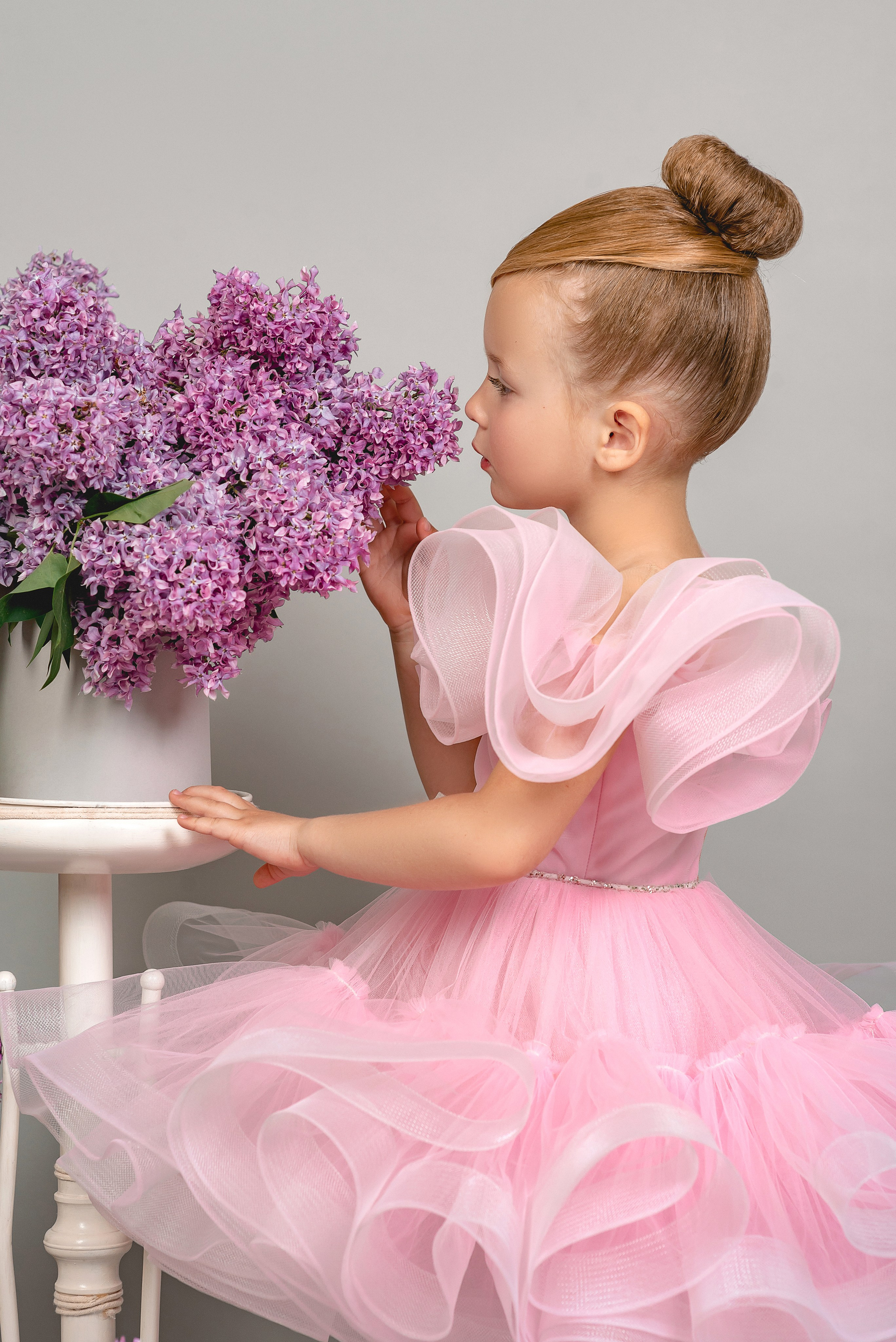 Полина в сирени и магнолии 2024. Семейный и детский фотограф Наталья Горда