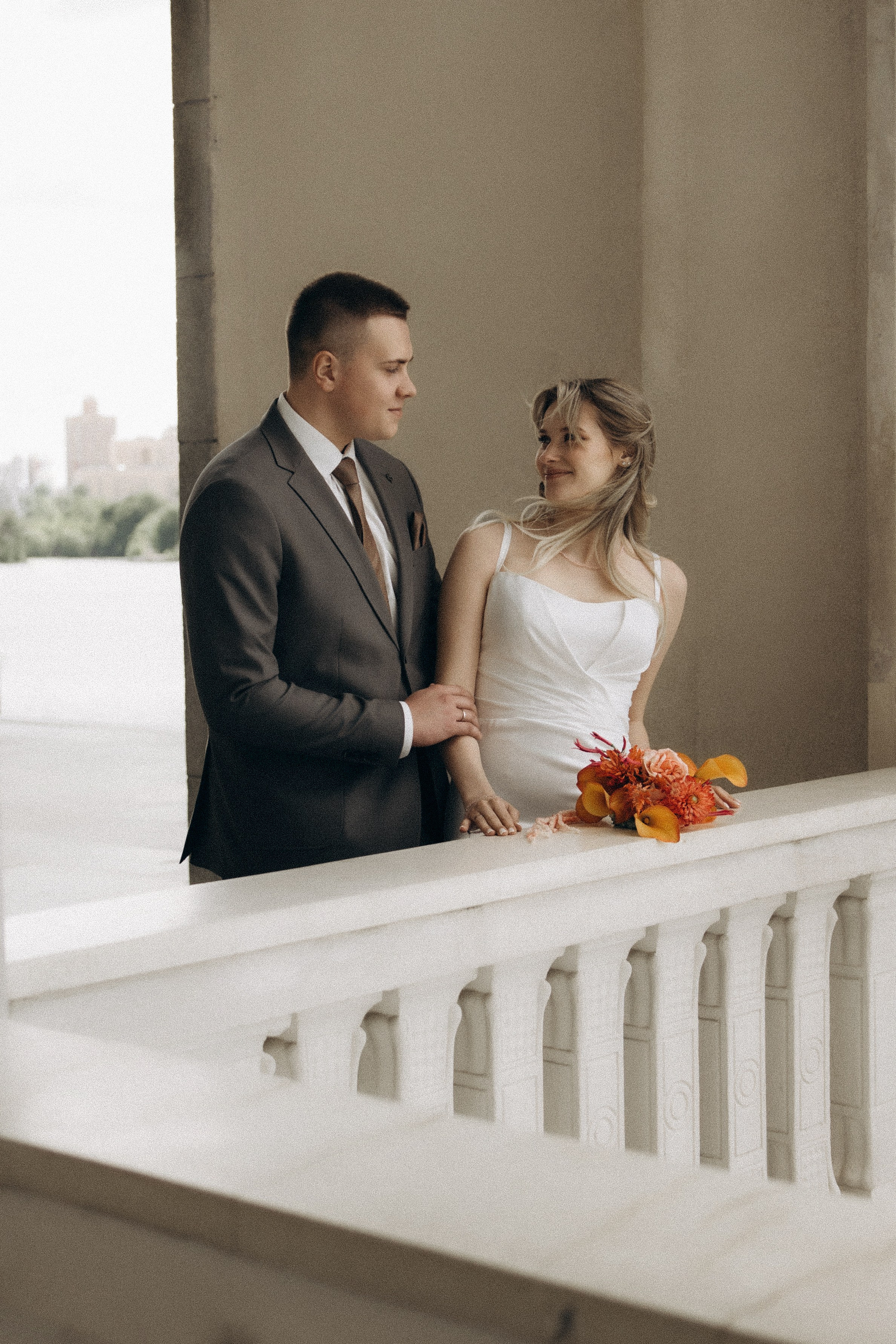 Свадебная фотосессия на Речном вокзале города Москвы