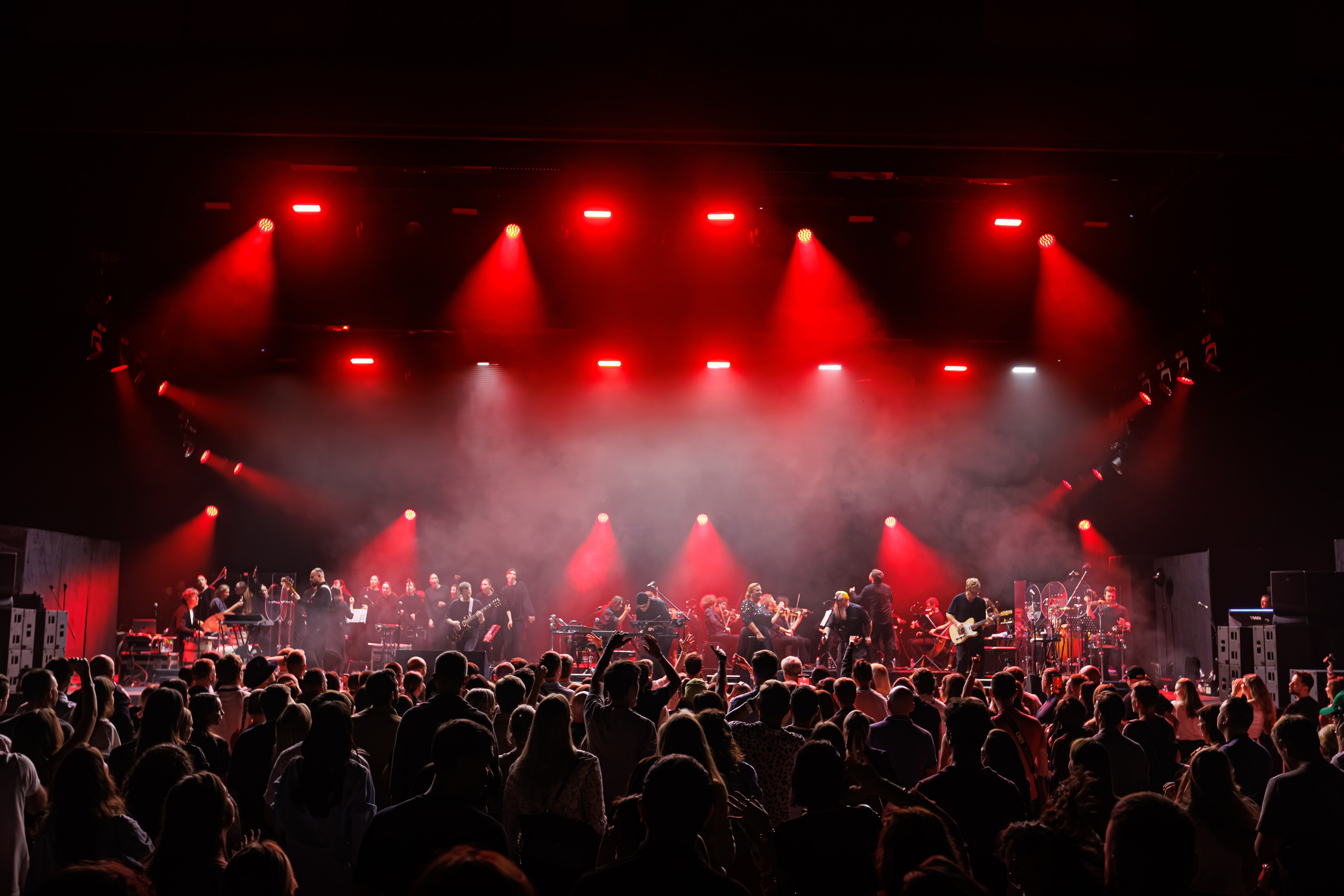 Concert Photography in Dubai — Anton Belyaev Live Performance. Evgen Yatsenko — Photographer in Dubai