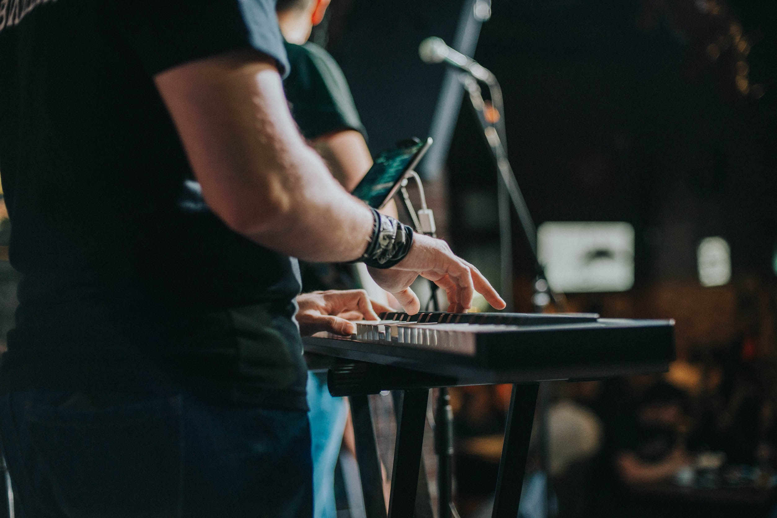 LifePub 16.03.2022. Московская кавер-группа BankBand