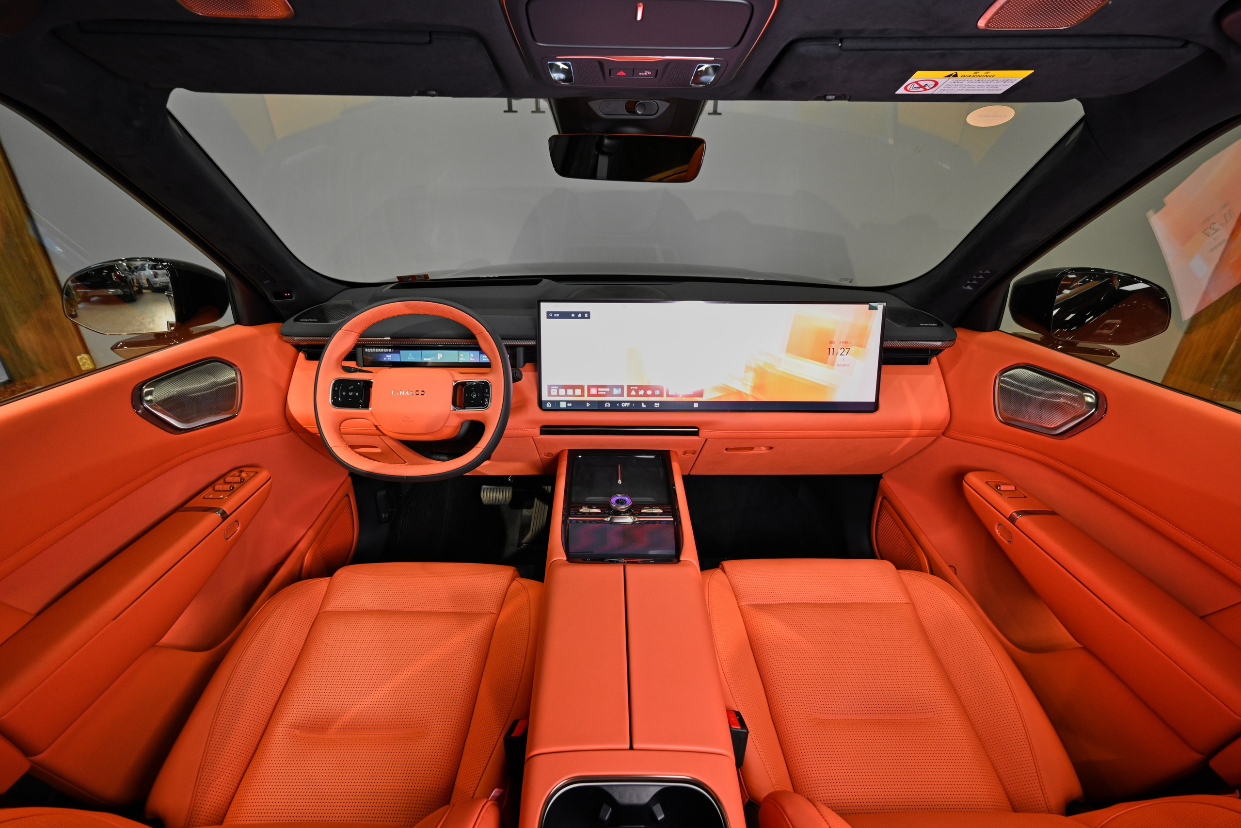 Автосалон Star Car. Автомобильный и интерьерный фотограф в Минске Александр Тагаев