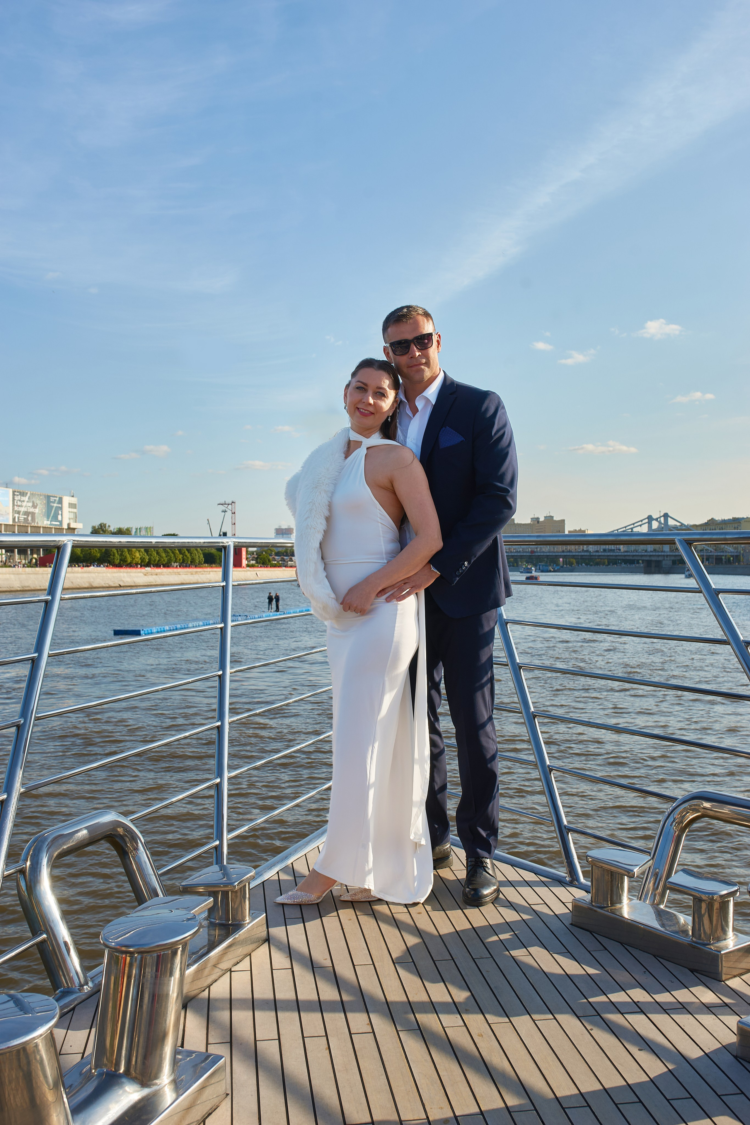 Свадебная прогулка на корабле, по Москве-реке