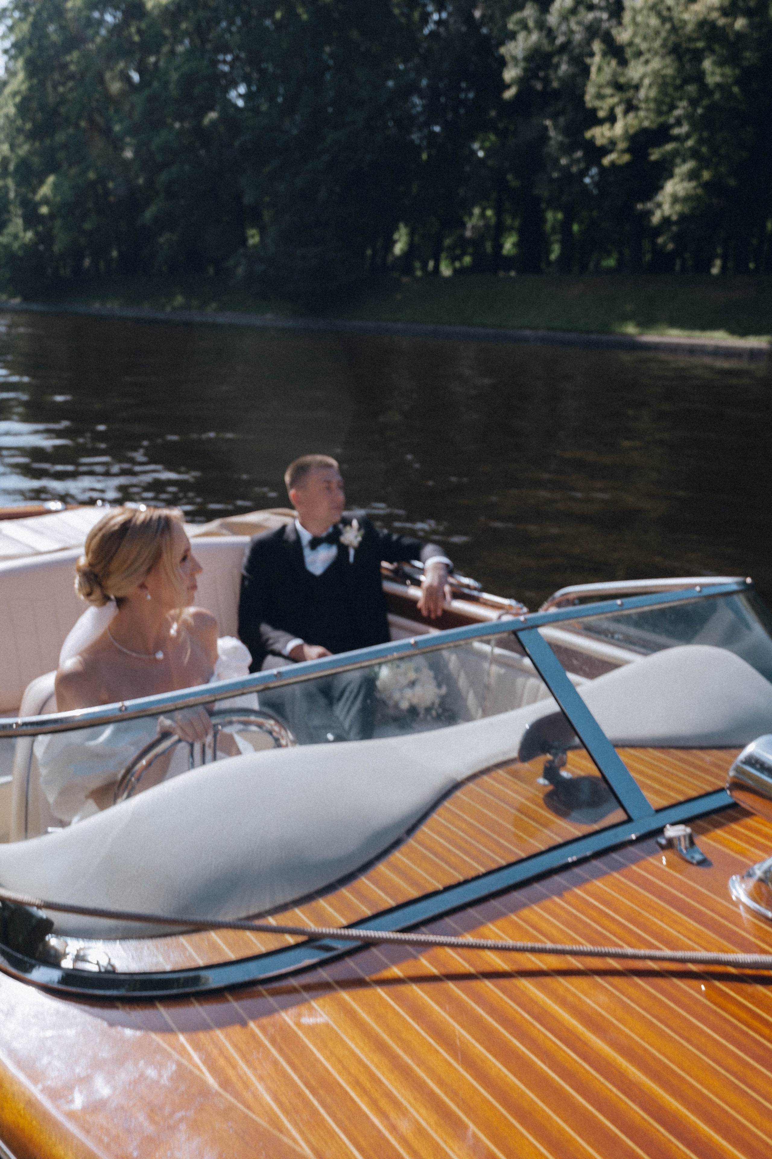 СВАДЕНБНАЯ СЬЕМКА НА КАТЕРЕ ПО КАНАЛАМ САНКТ-ПЕТЕРБУРГА И В АКВАТОРИИ НЕВЫ. Профессиональный фотограф, Санкт-Петербург — Виктория Богомолова