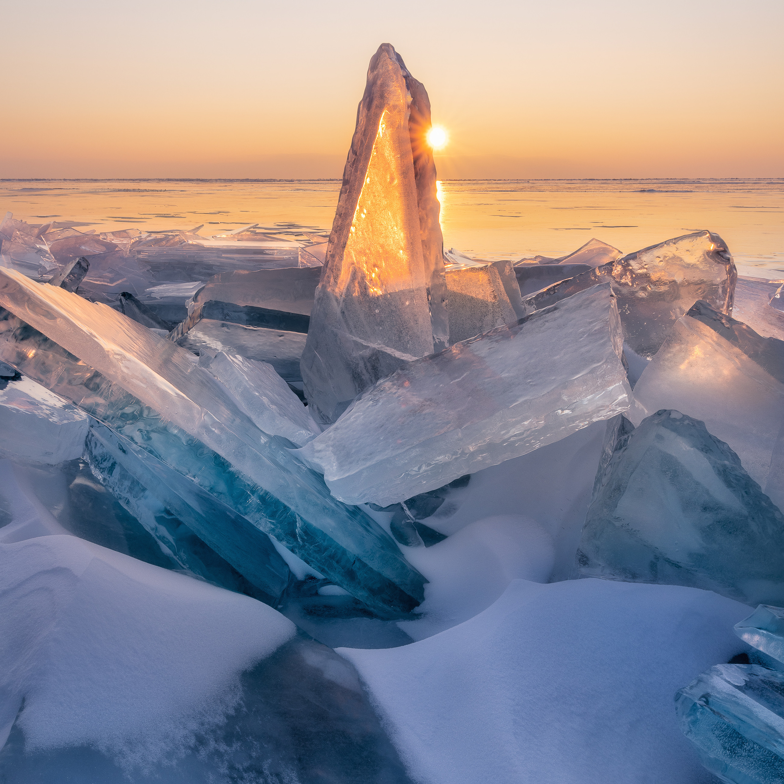 Рассвет на Байкале
