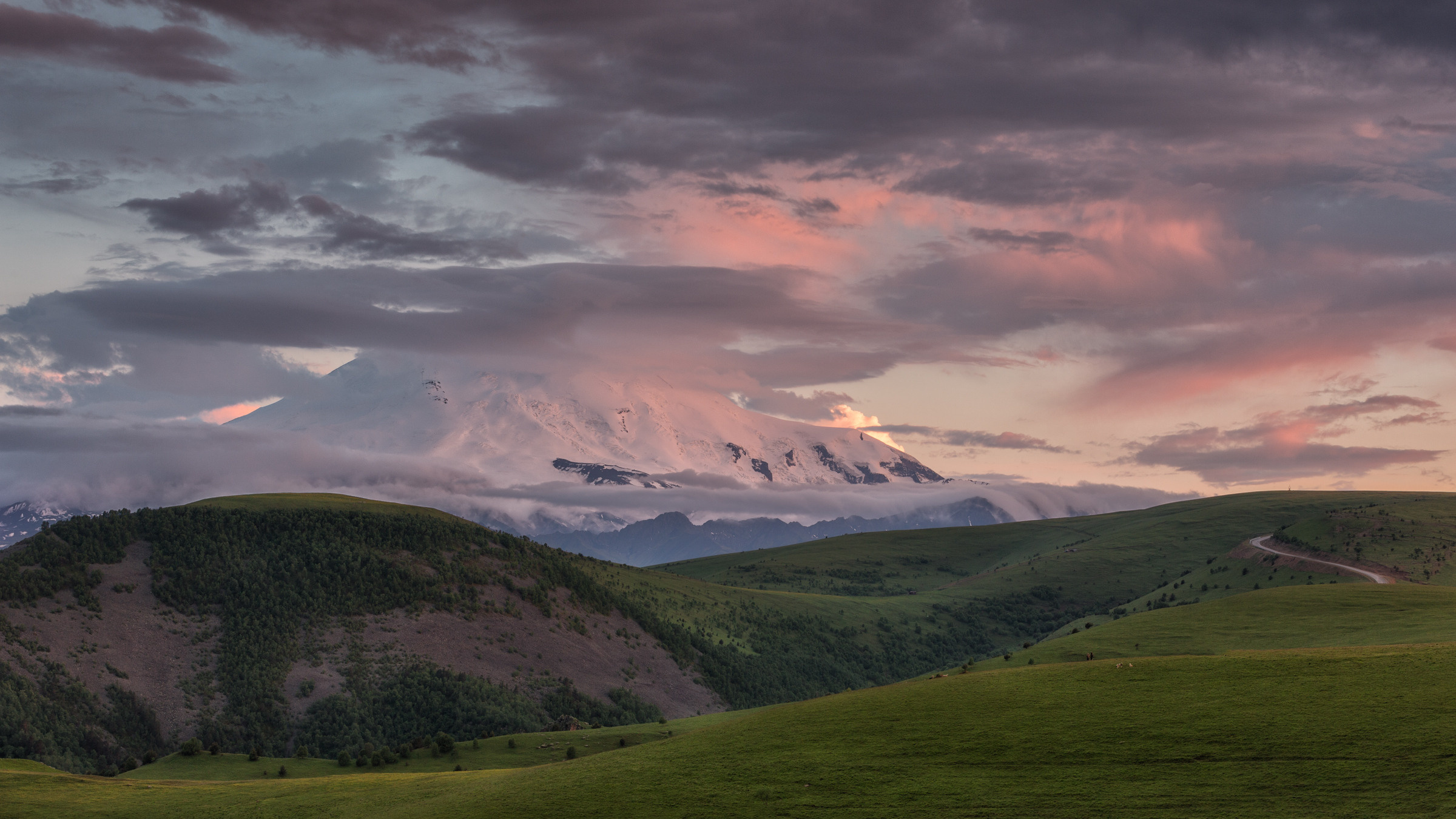 Эльбрус на закате