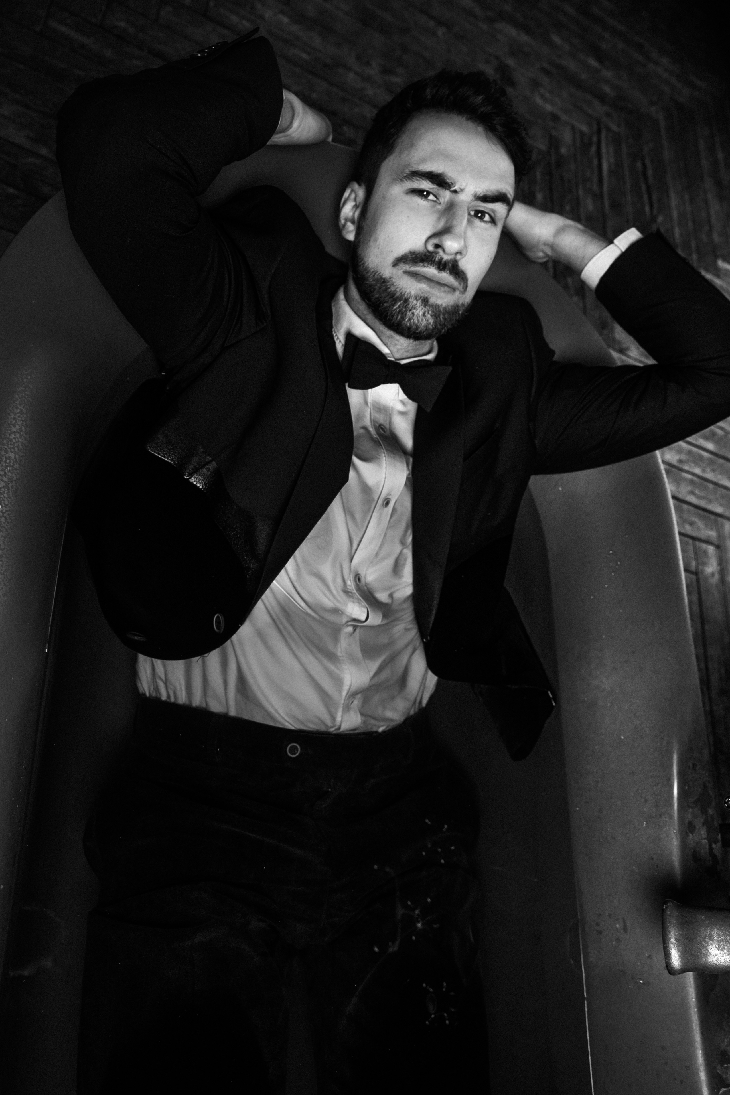 Мужик в ванне. Ева Демидова. Спортсмен по конкуру в Санкт-Петербуре