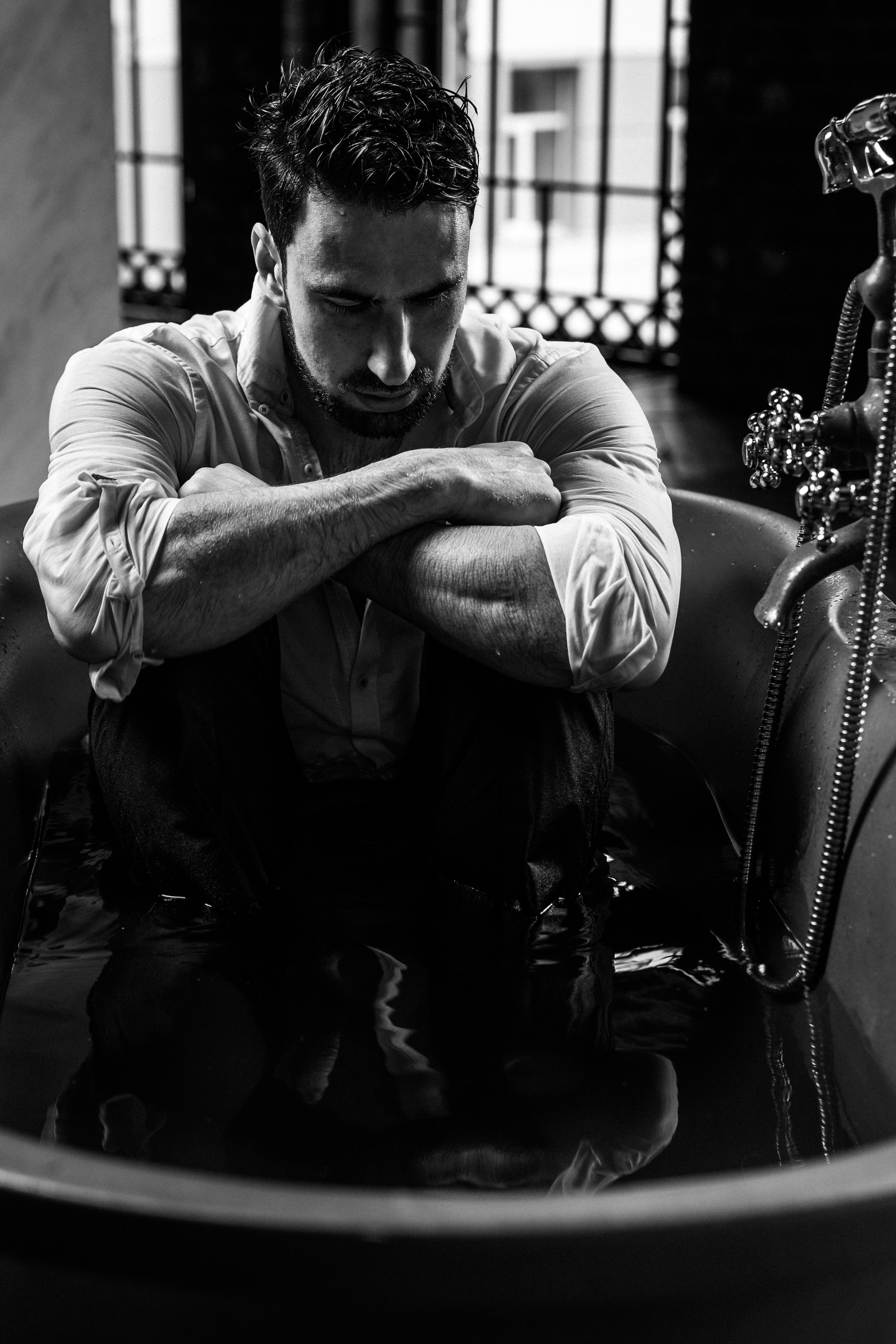 Мужик в ванне. Ева Демидова. Спортсмен по конкуру в Санкт-Петербуре