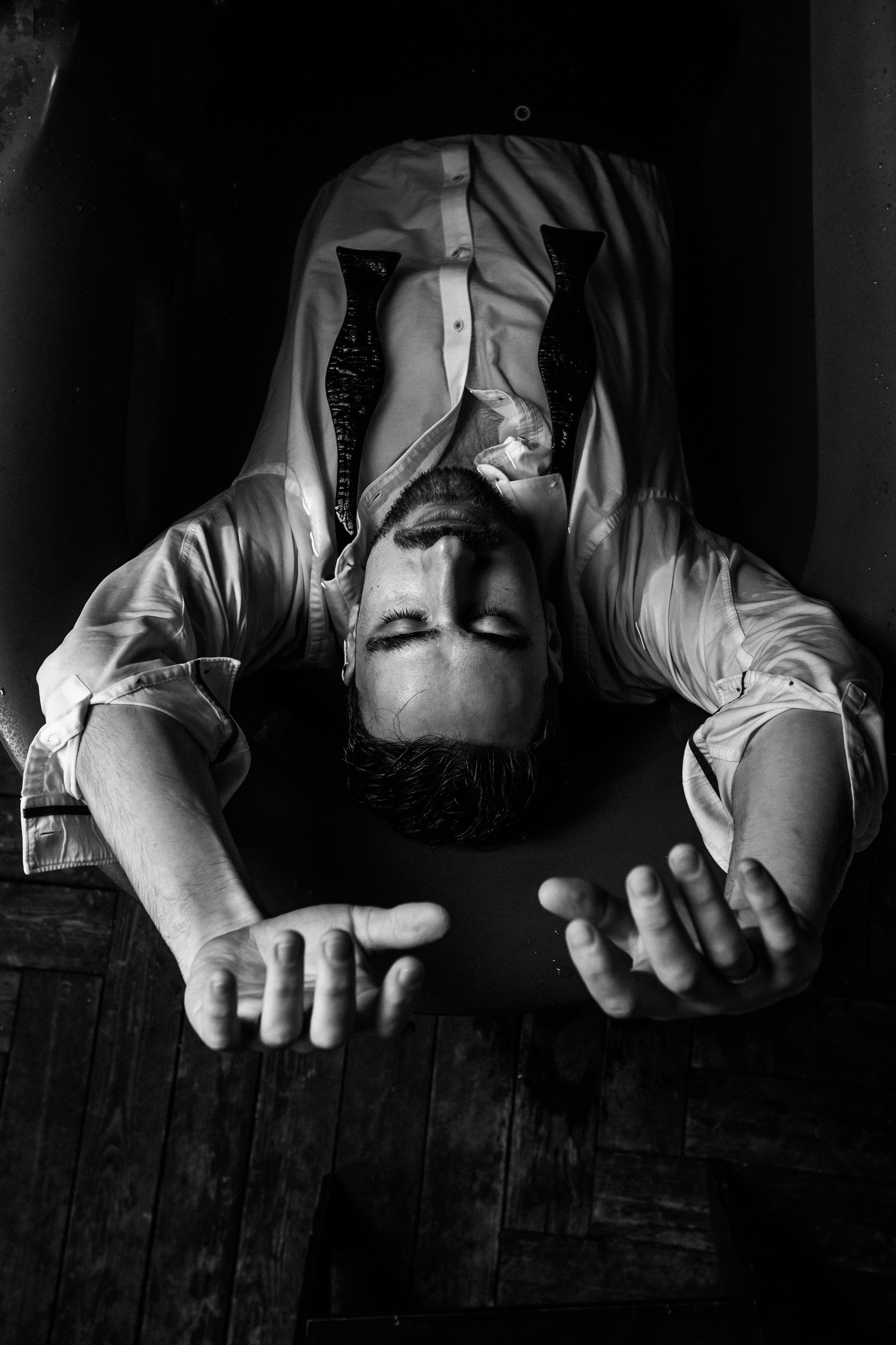 Мужик в ванне. Ева Демидова. Спортсмен по конкуру в Санкт-Петербуре