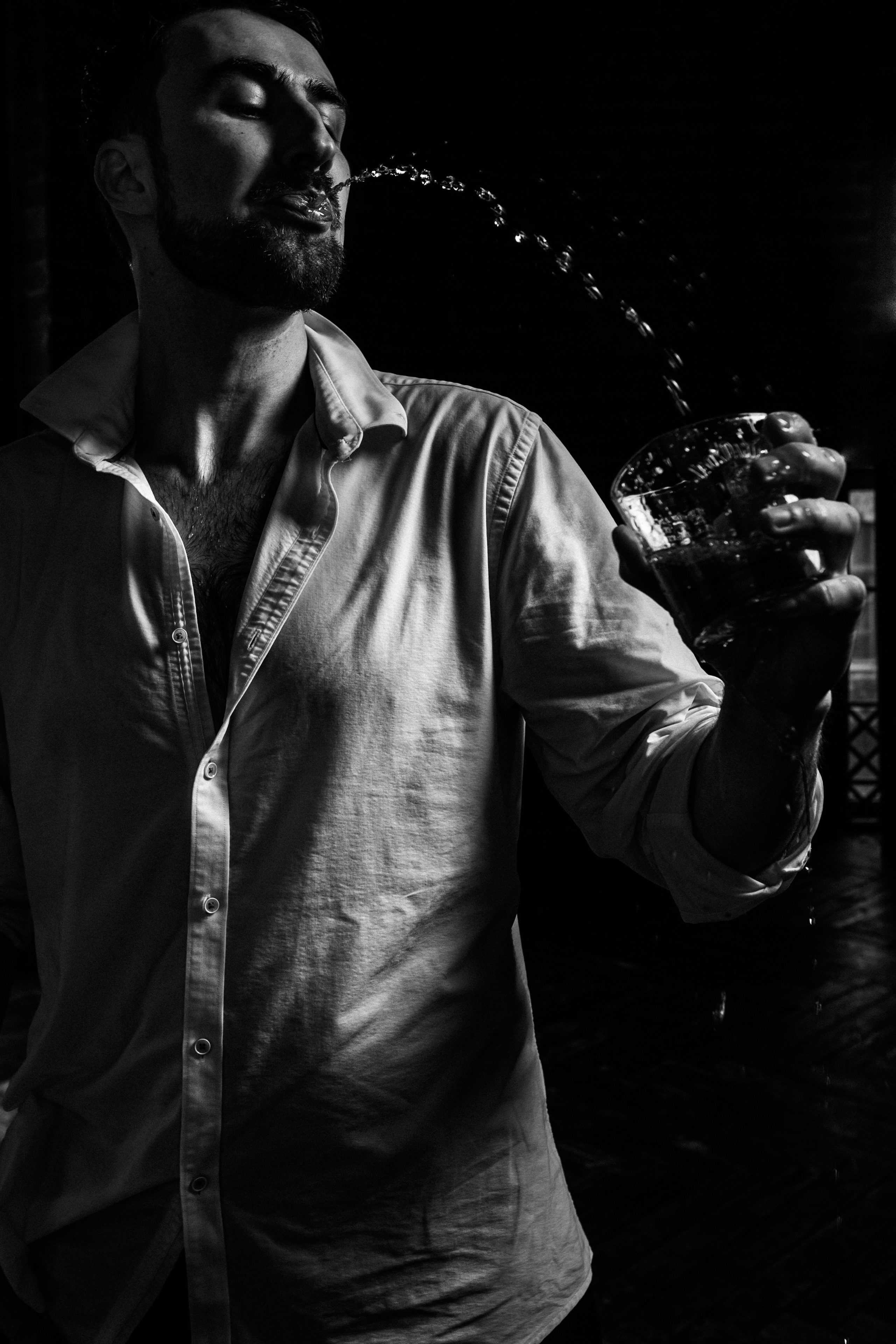 Мужик в ванне. Ева Демидова. Спортсмен по конкуру в Санкт-Петербуре