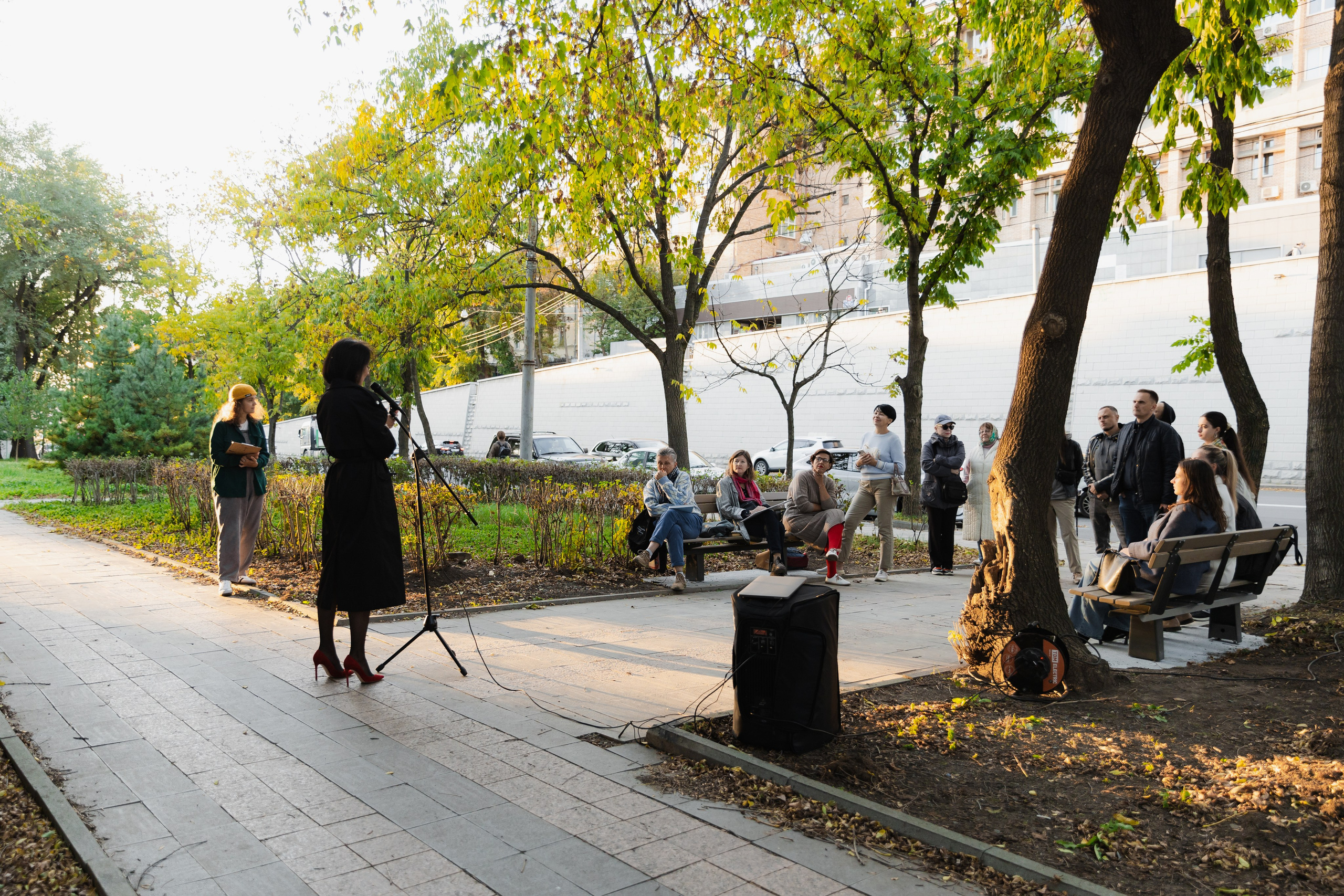 Горожане читают. Takamatsu Miya