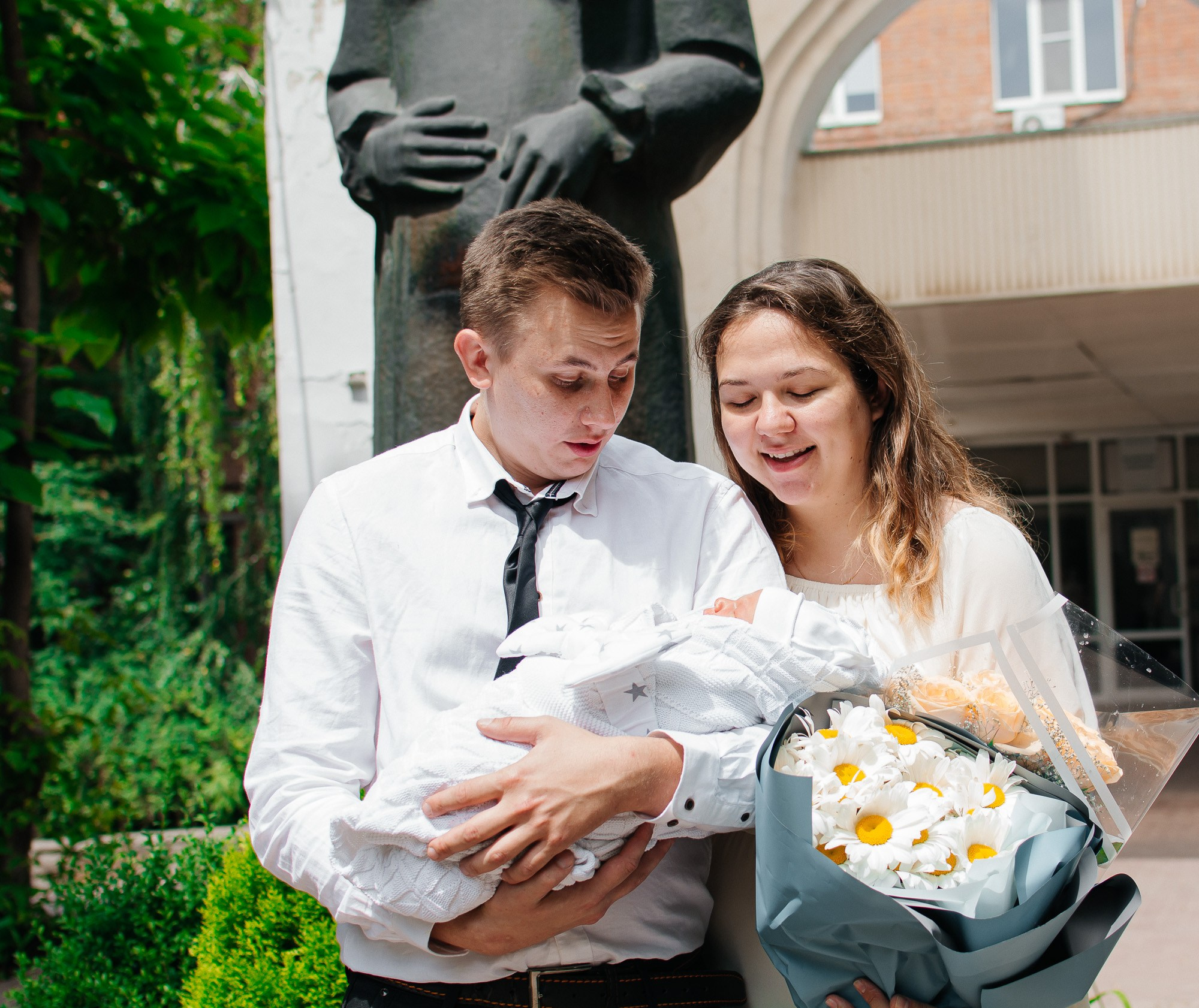 Выписка из роддома. Фотограф Ростов-на-Дону | фототерапевт