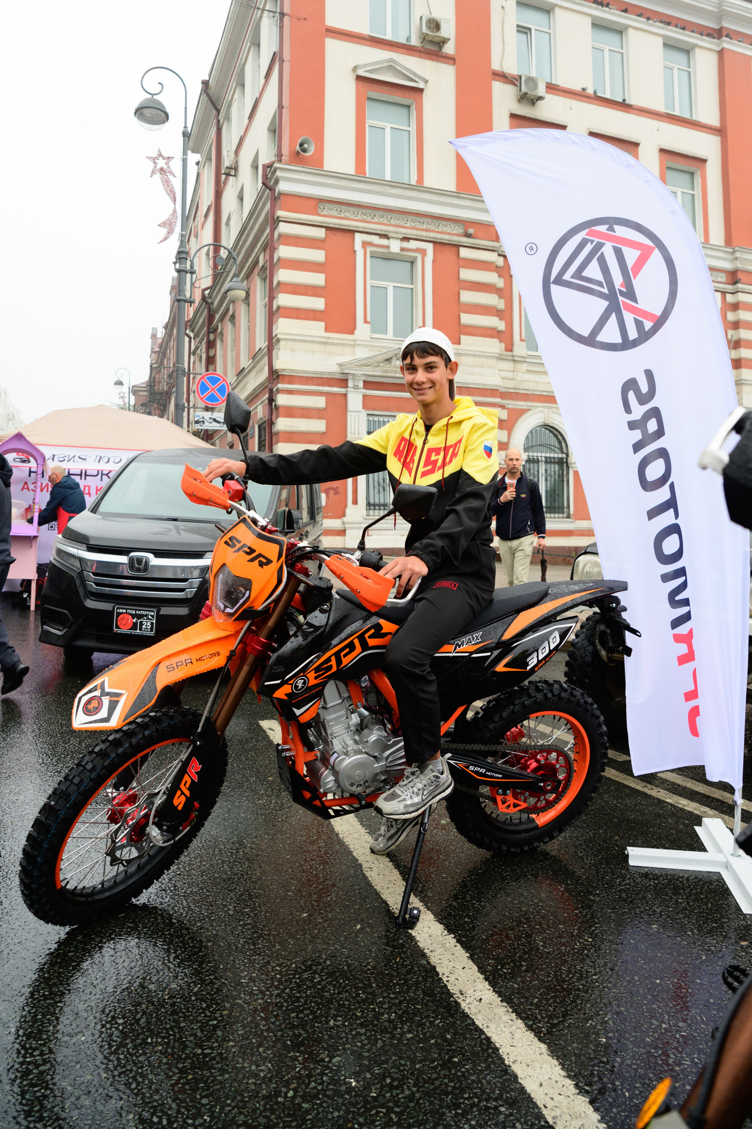 Автосалон 2026 SPR Motors. Репортажный фотограф во Владивостоке Таня Терехина