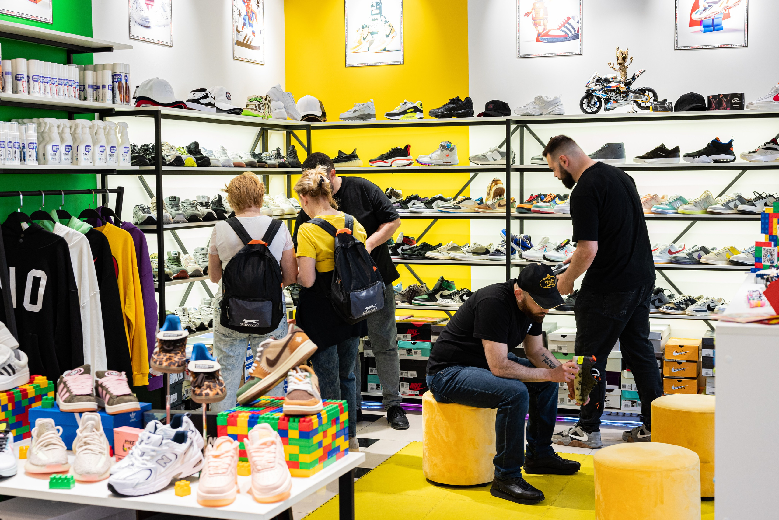 Магазин кроссовок. Предметный фотограф, фото для маркетплейсов Пятигорск, КМВ