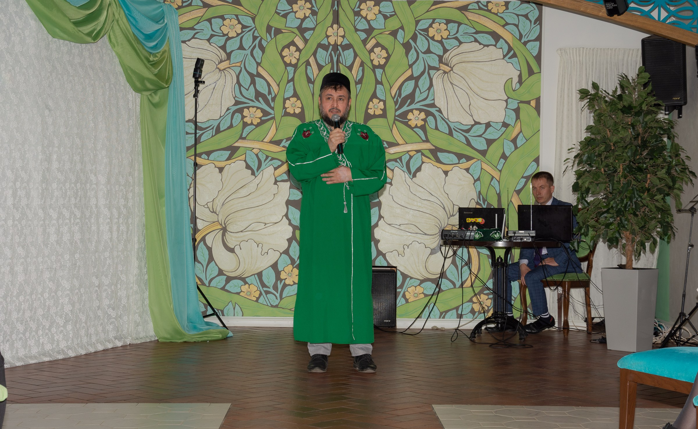 Демонстрация новой линейки нарядов для Никах