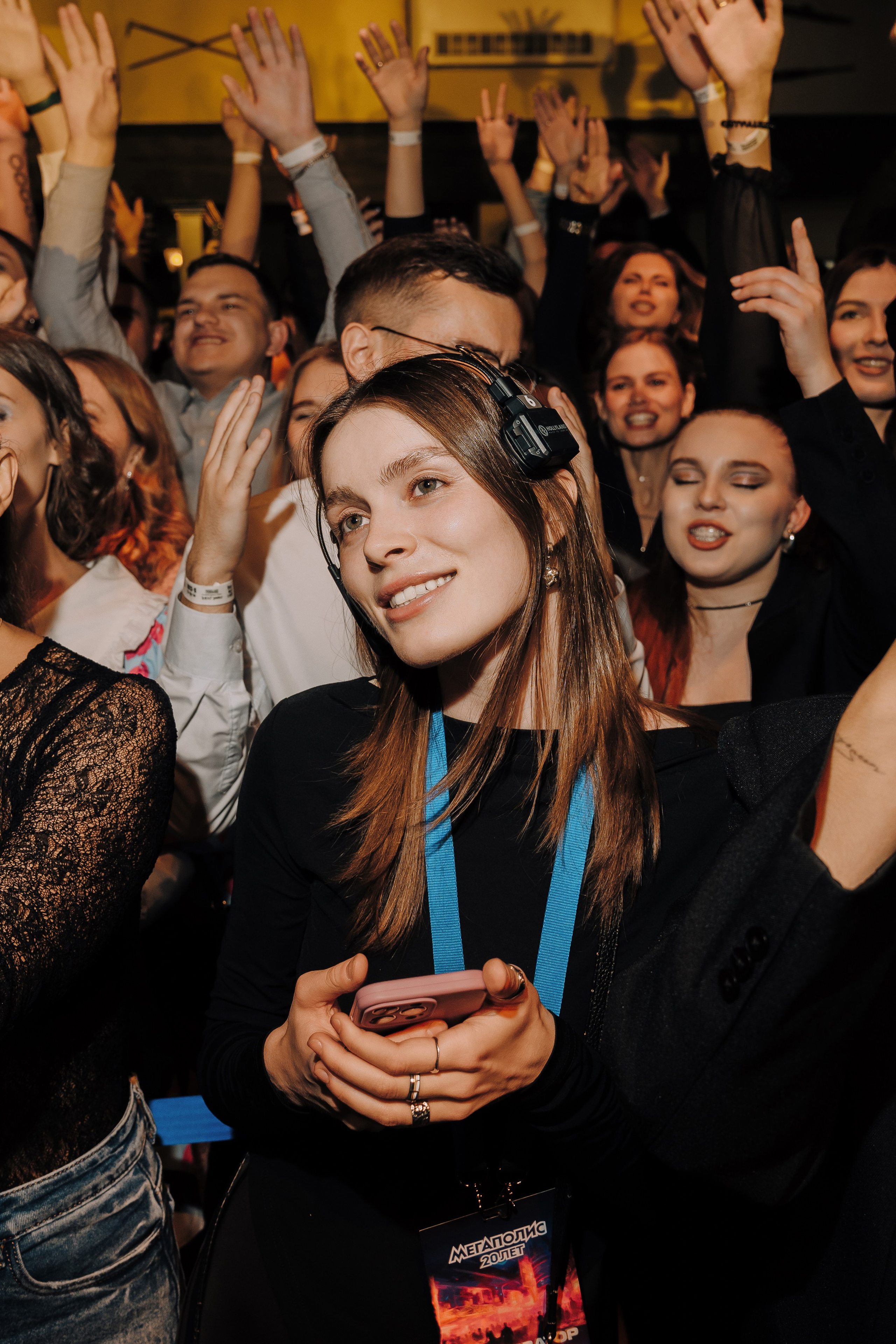 20 ЛЕТ МЕГАПОЛИС ЧЕЛЯБИНСК ХЕДЛАЙНЕР ЕЛКА. Репортажный фотограф Зуев Роман г. Челябинск