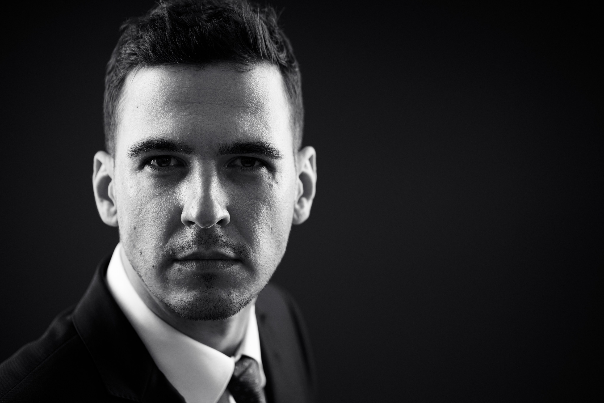 Headshot & portrait session for Arthur. Headshot & portrait photographer Alexei Shendrick