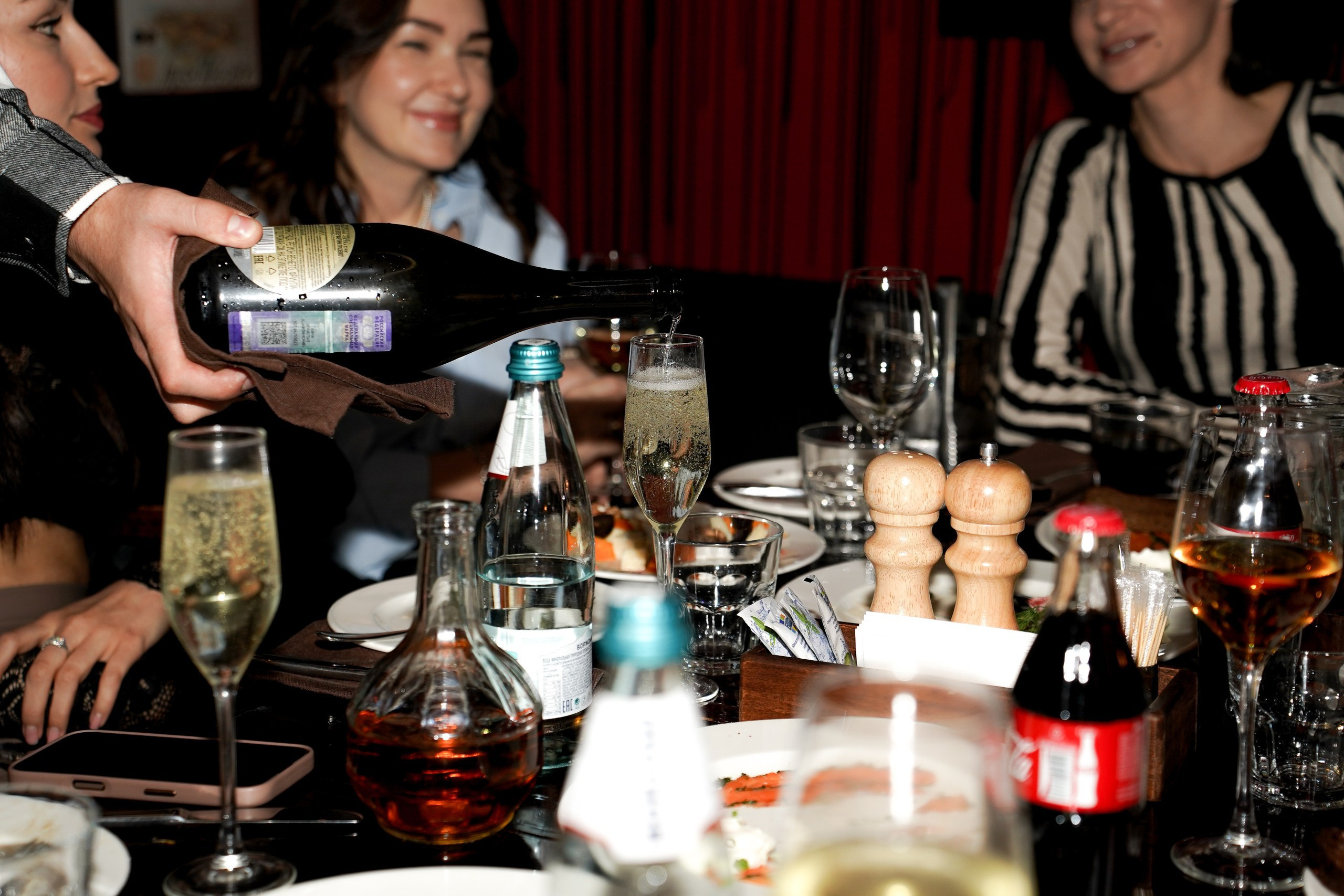 Ночная фотосессия мероприятия в London Pub в Ростове-на-Дону. Свадебный фотограф в Ростове-на-Дону. Таинство Крещения и Венчания, семейные фотосессии. Алёна Чёботова