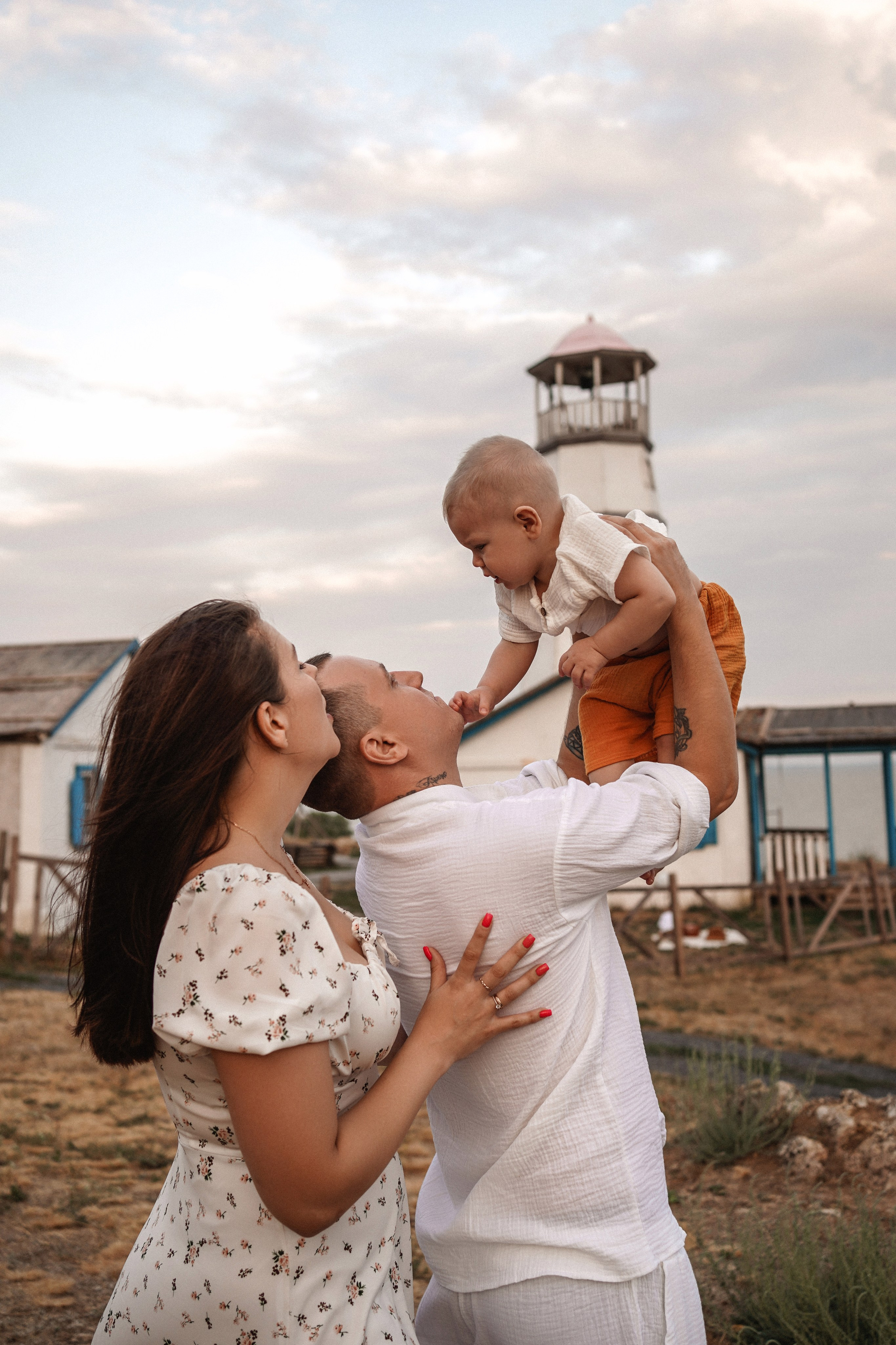 Семейный фотограф в Ростове-на-Дону и Батайске. Фотосессия на Маяке в Мержаново. Свадебный фотограф в Ростове-на-Дону. Таинство Крещения и Венчания, семейные фотосессии. Алёна Чёботова