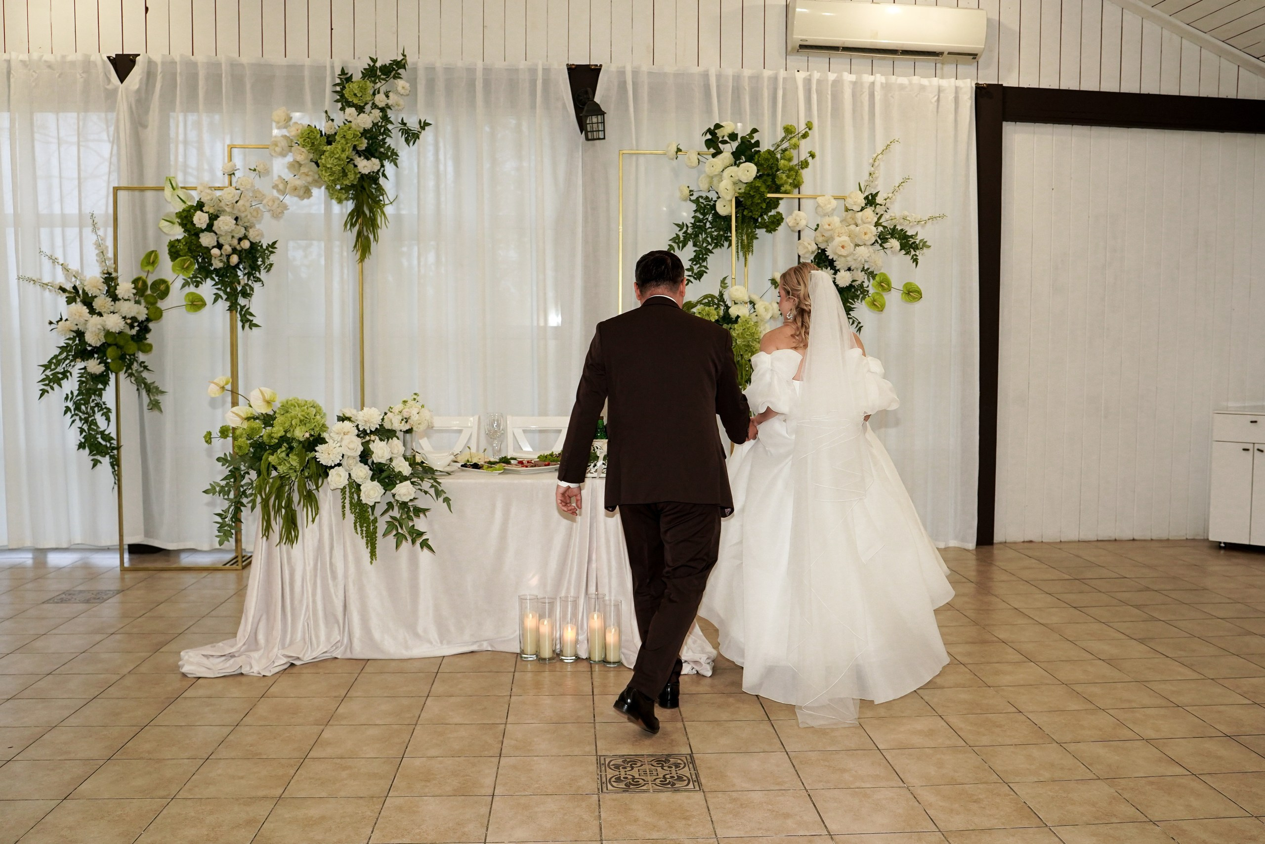 Свадебная фотосессия «4 часа». Отель Резиденция в Ростове-на-Дону. Кадры молодоженов на природе. Фотосессия банкета 1 час. Свадебный фотограф в Ростове-на-Дону. Таинство Крещения и Венчания, семейные фотосессии. Алёна Чёботова