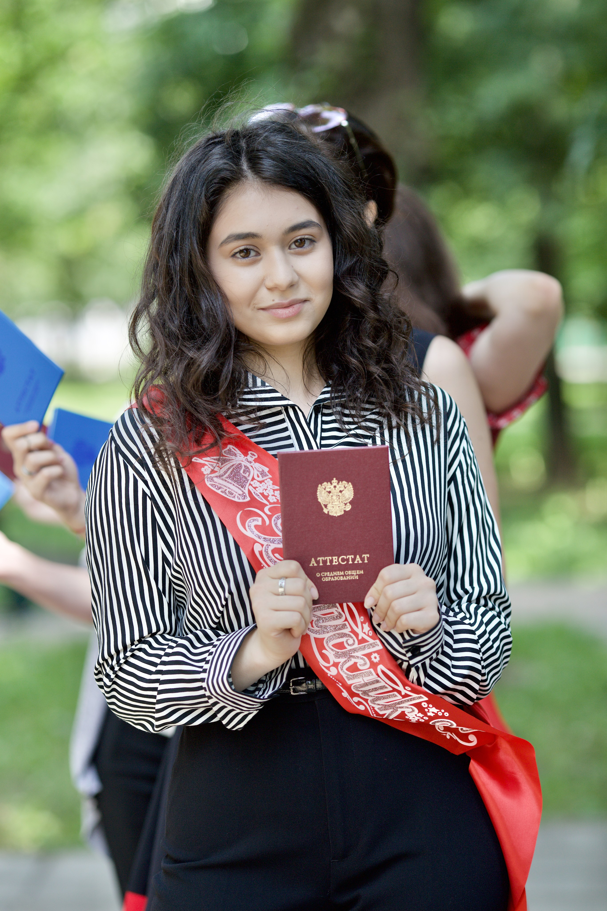 9/11 класс. Групповые фото. Школьные выпускные альбомы в Москве Марина Николаева