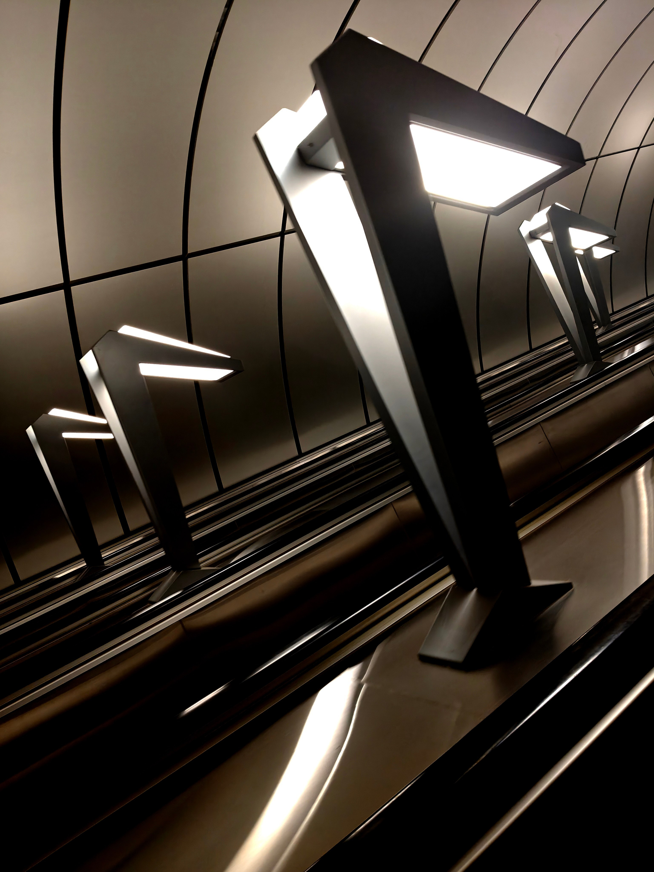 Метро Москвы. Монохромный фотограф