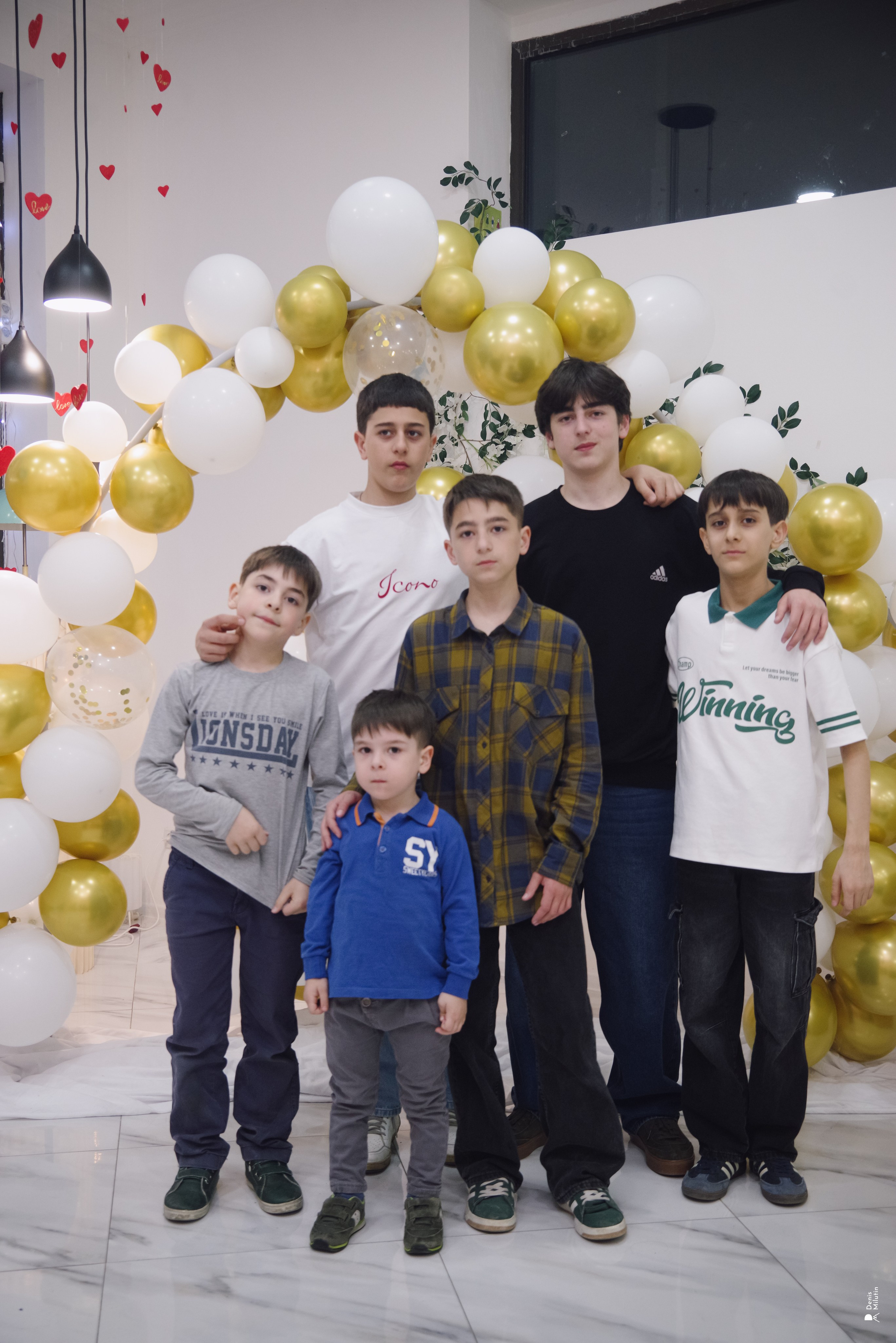 День рожденья в кафе Анна Гар. Портретный фотограф Денис Милютин