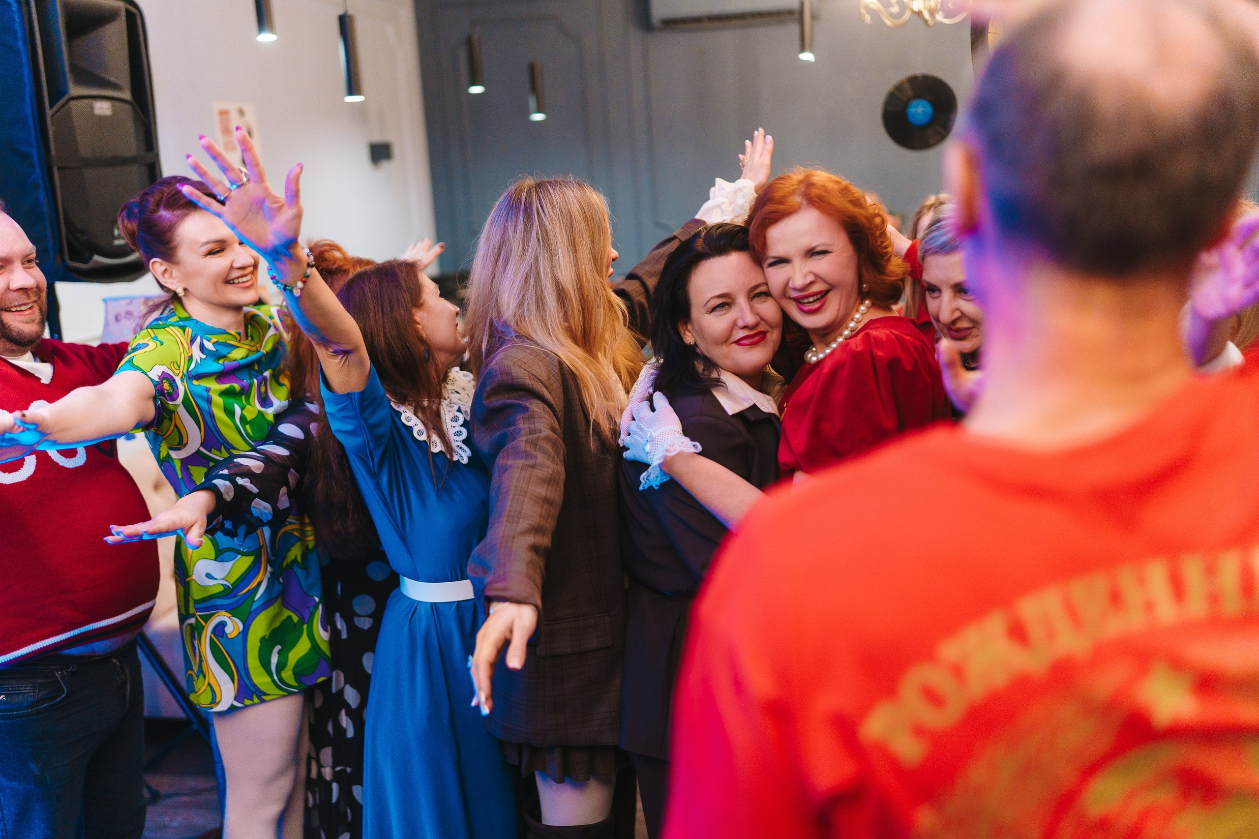 Юбилей в стиле СССР в ресторане «Маяковский» — репортажная фотосъёмка мероприятия в Уфе