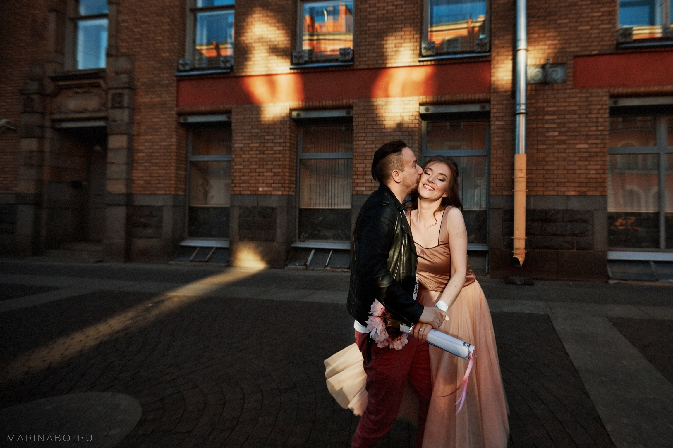 Леша и Оля - прогулочная фотосъемка в Санкт-Петербурге. Семейный Lifestyle фотограф в Санкт-Петербурге Марина Бокшицкая