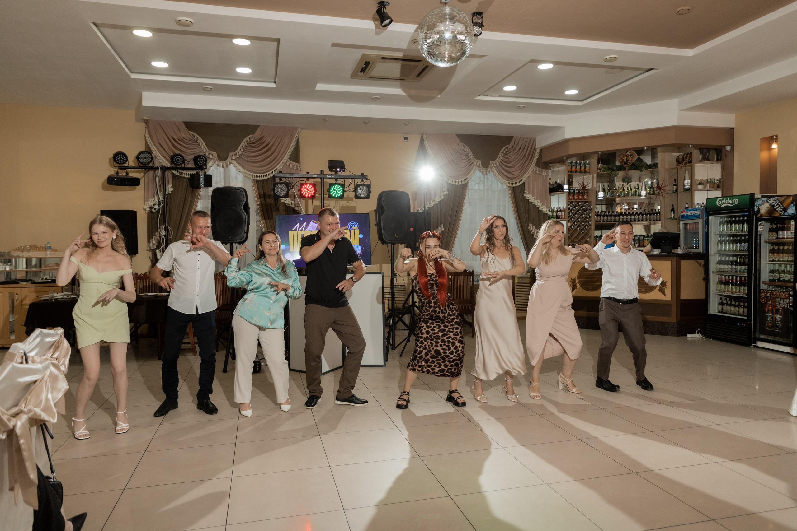 Роман и Александра (банкет). Свадебный фотограф Ангелина Сунгатулина | Саратов | Балаково | Вольск