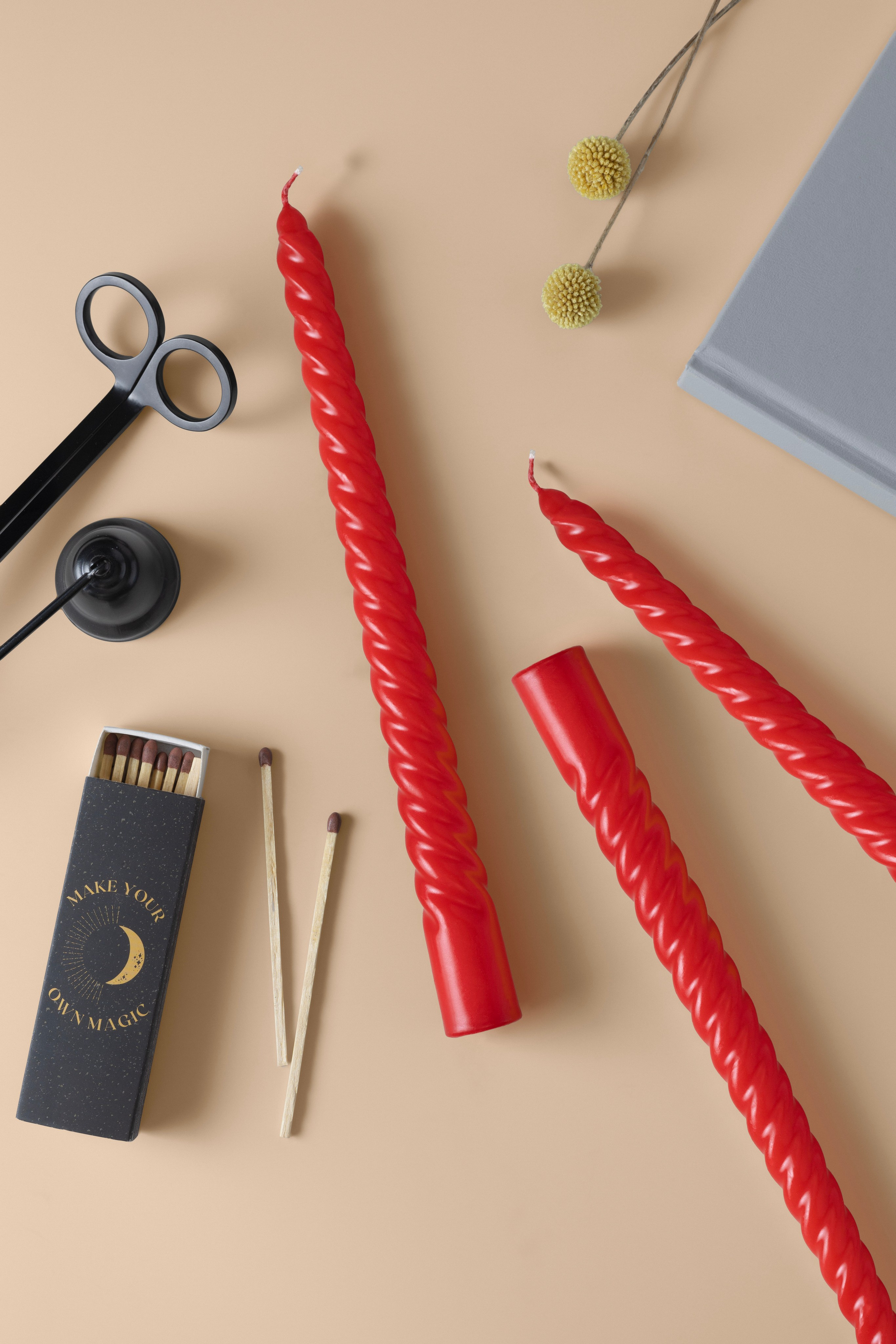 Свечи формовые из парафина. Предметный фотограф Северова Екатерина | Профессиональная предметная съёмка фото и видео в Санкт-Петербурге