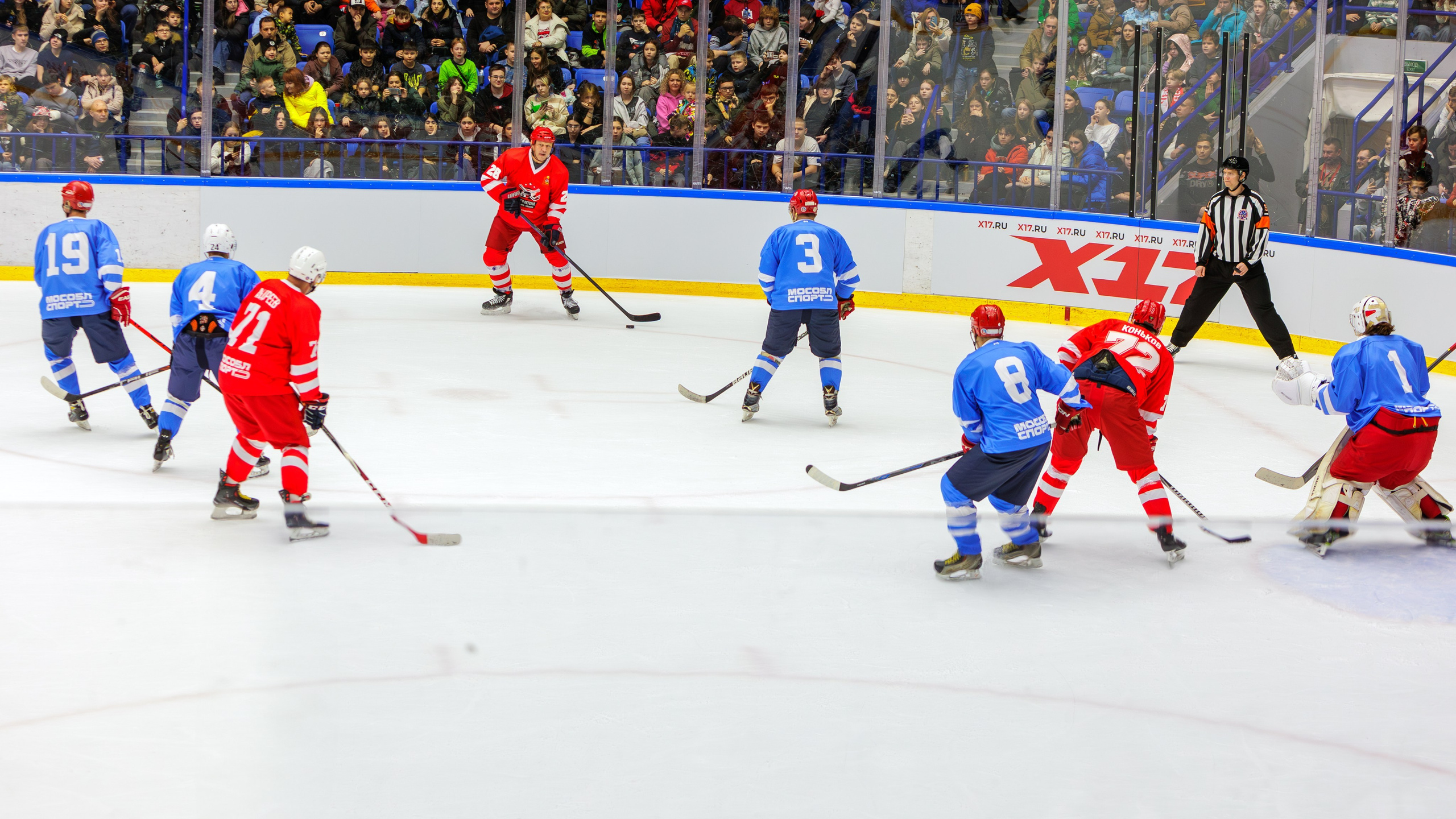 Первый матч Легенд в 2025 году. Выпускные альбомы и школьный фотограф в Подольске, Троицке, Щербинке, Москве и Московской области