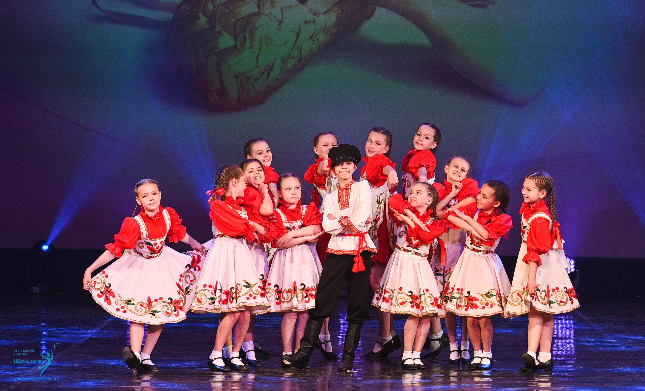 24.05.2025 «Мир под названием — Искусство танца» Фестивальное движение «Шаг к мечте» г. Кострома. Медиастудия Фото Концепт