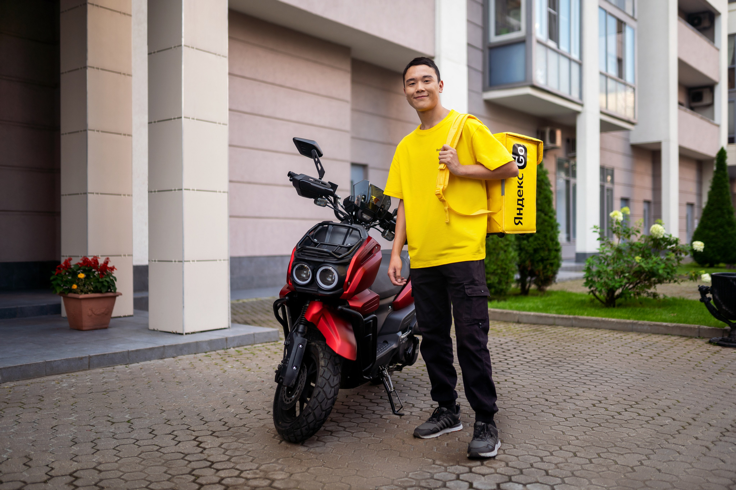 Yandex Eats. Евгений Бреча. Коммерческий и бэкстейдж фотограф в Москве