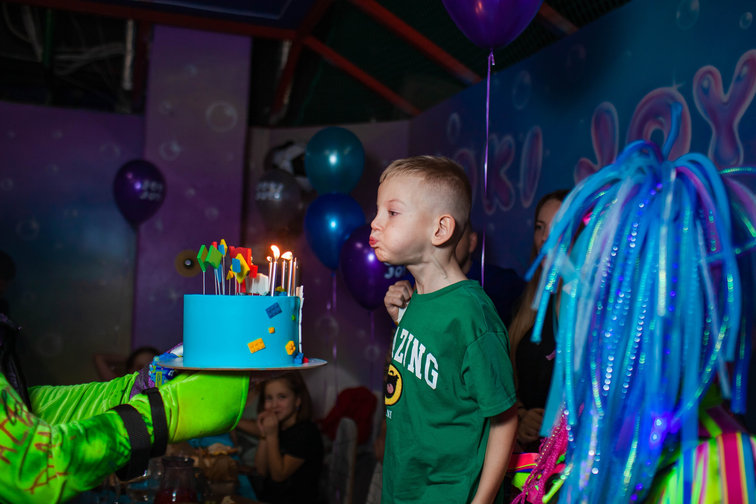 Неон Челендж День рождения Ярослава. Детский и семейный фотограф в Санкт-Петербурге Елизавета Сорокина
