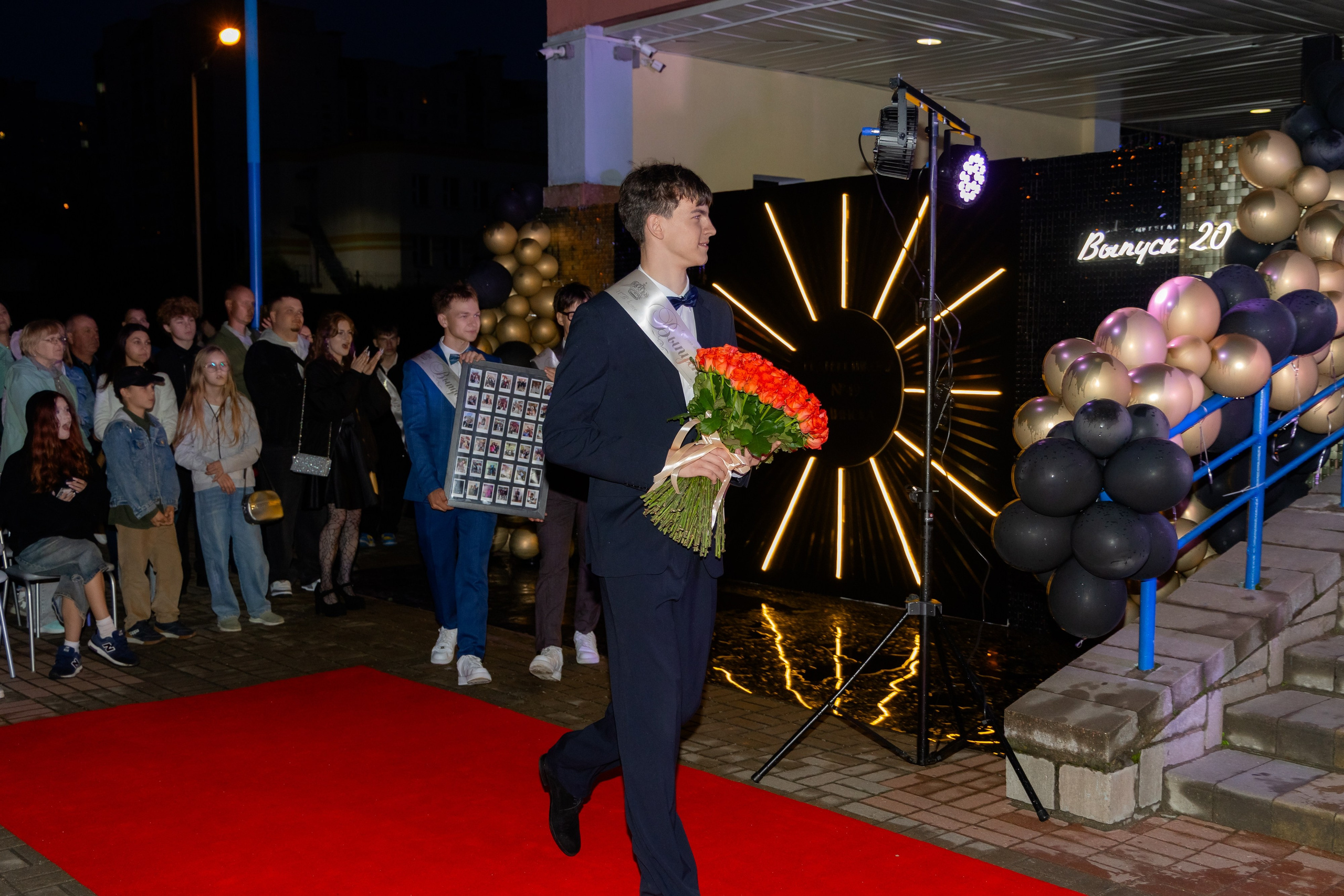 Школьный выпускной 2025 год в Минске, Беларуси. Свадебный фотограф в Минске/Беларуси Сергей Спиридонов