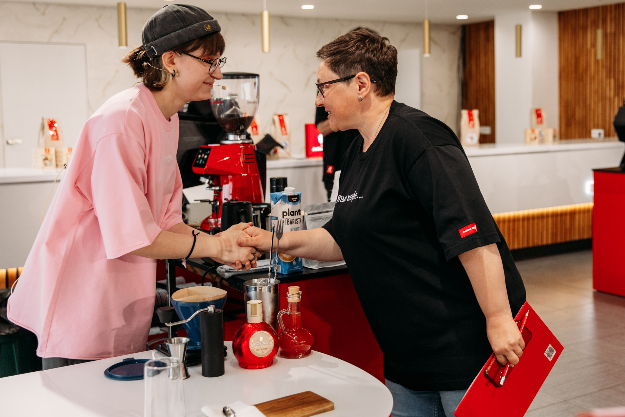 Чемпионат для бариста от Julius Meinl 2025. Фотограф в Иркутске Евгения Айвазова