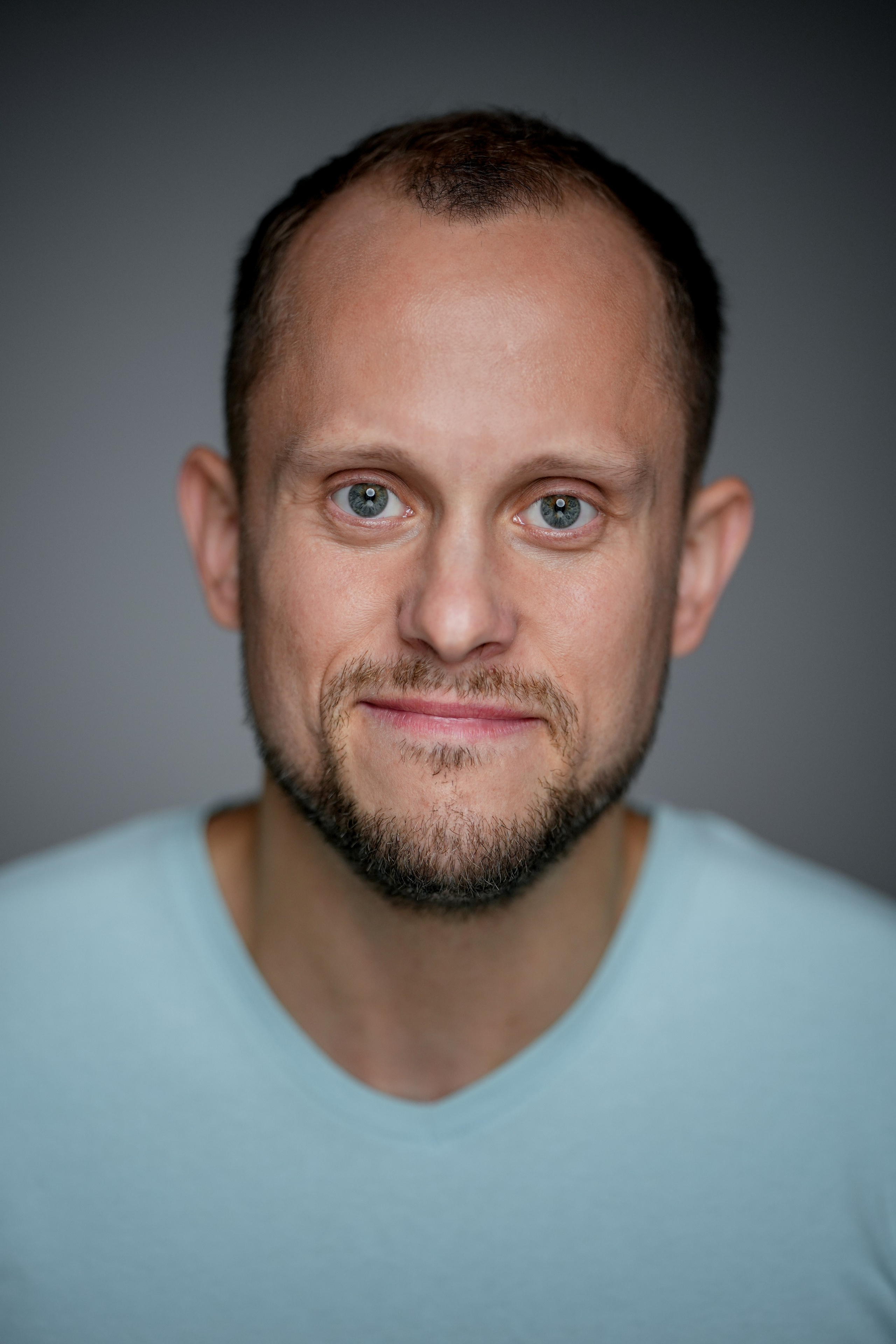 Актёр Роман Якимчук. Портретная съемка в Москве, студийный фотограф Игорь Фомин