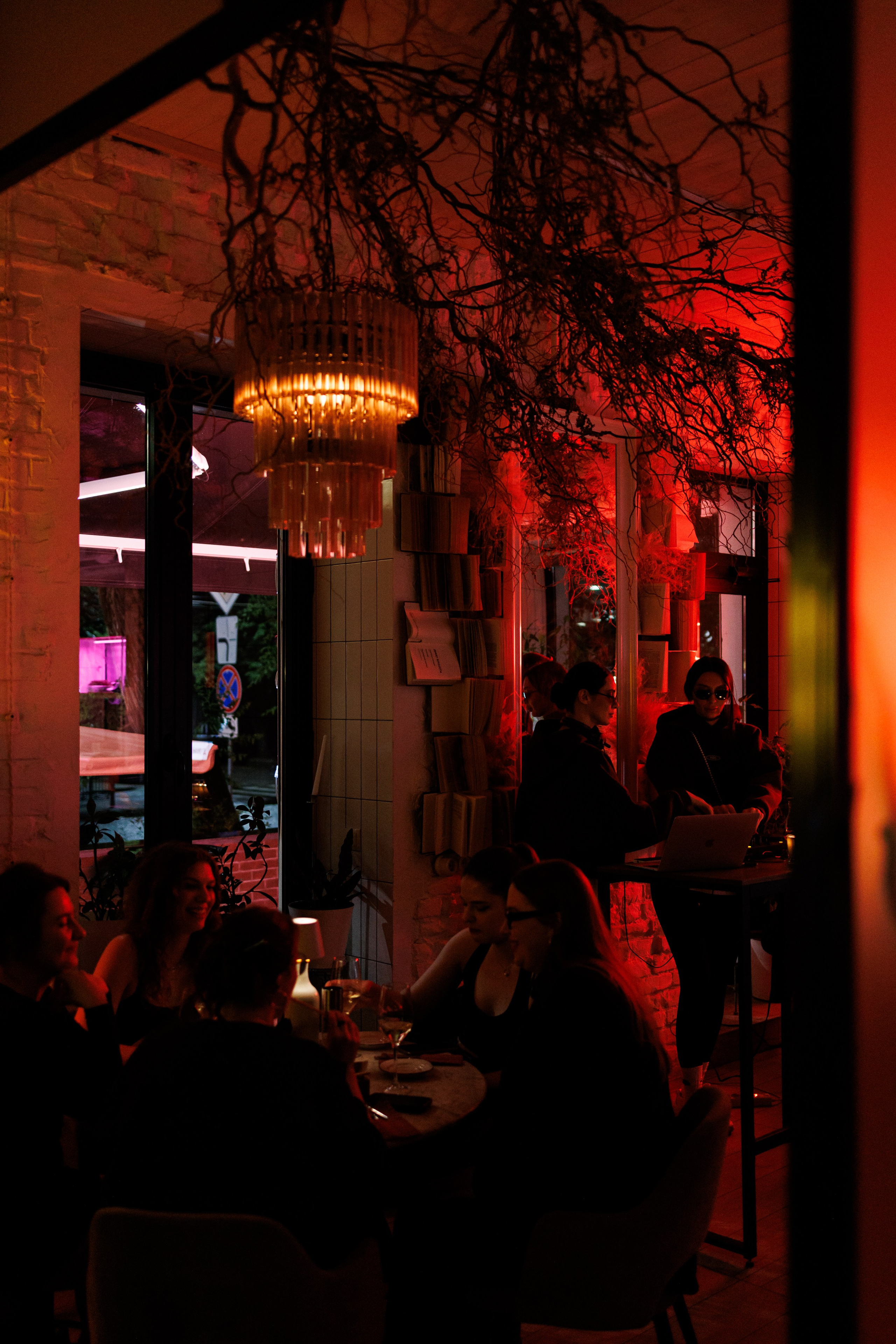 День рождения винного бара Оптимист. Https://andreysolodov.ru