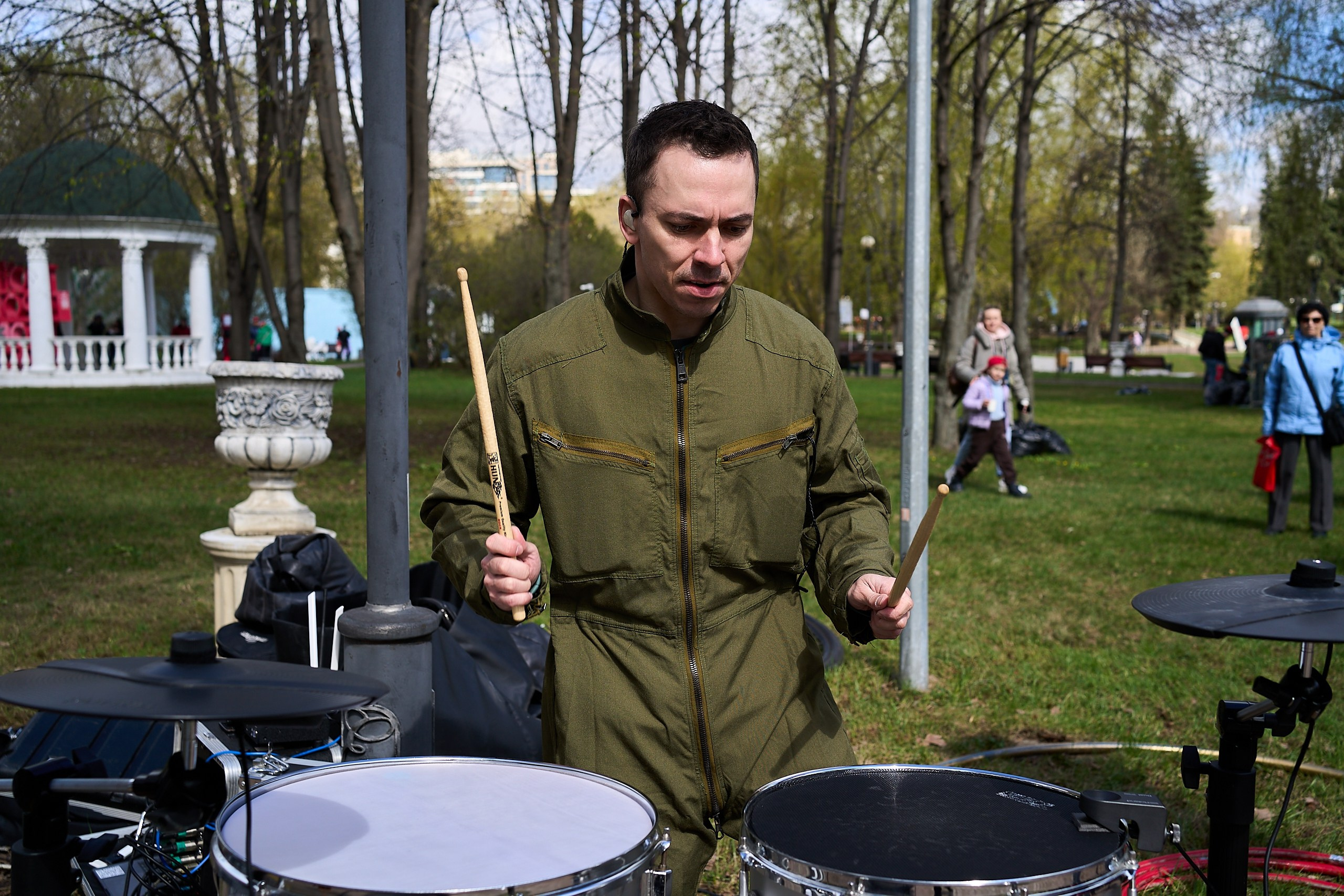 Субботник у Управления делами Мэра и Правительства Москвы. Фотограф и Видеограф в Москве. Олег Корушев