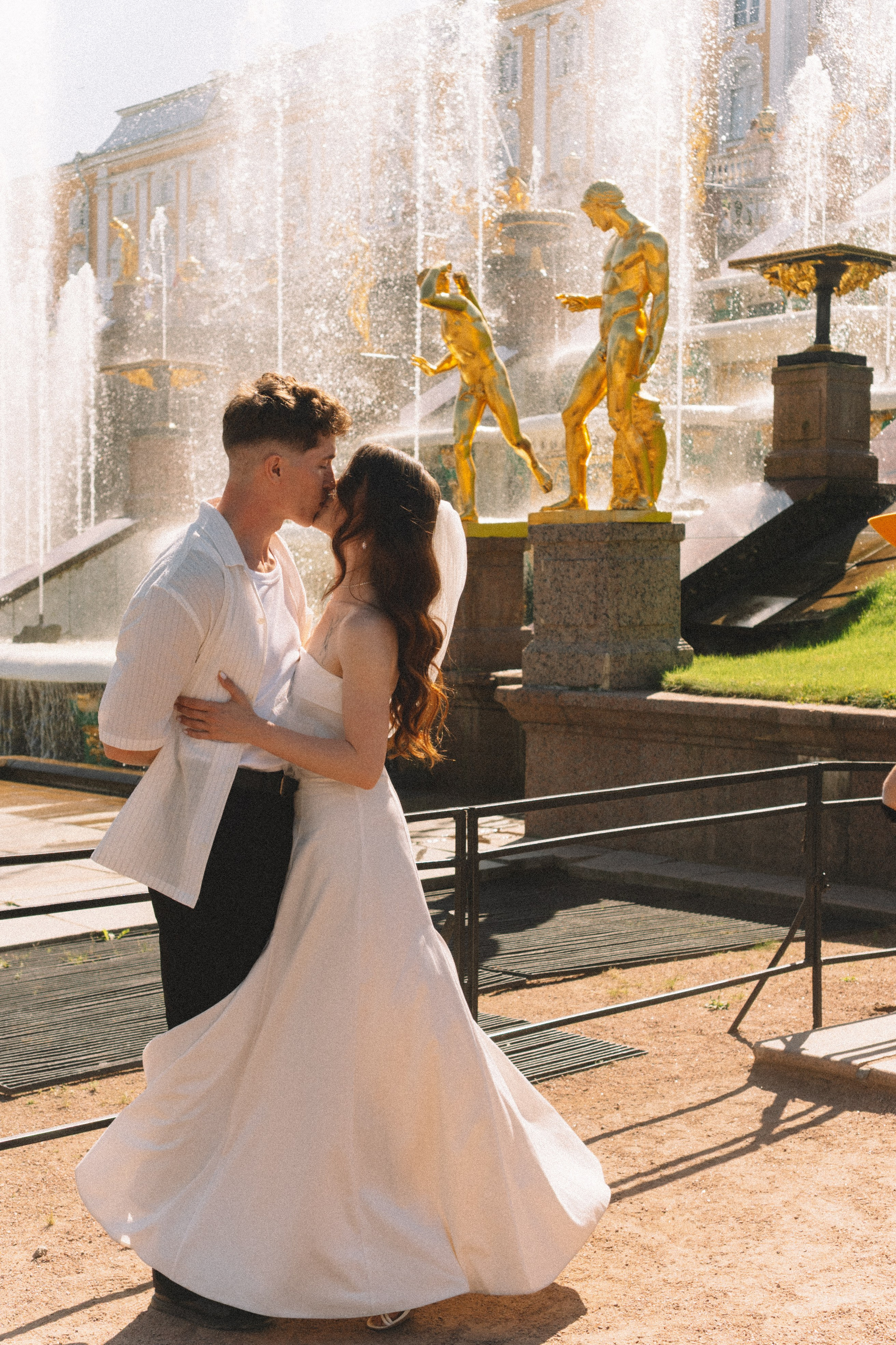 СВАДЕБНАЯ СЬЕМКА В ПЕТЕРГОФЕ И СЬЕМКА РЕПОРТАЖА В ЗАГСЕ ПЕТЕРГОФА. Профессиональный фотограф, Санкт-Петербург — Виктория Богомолова