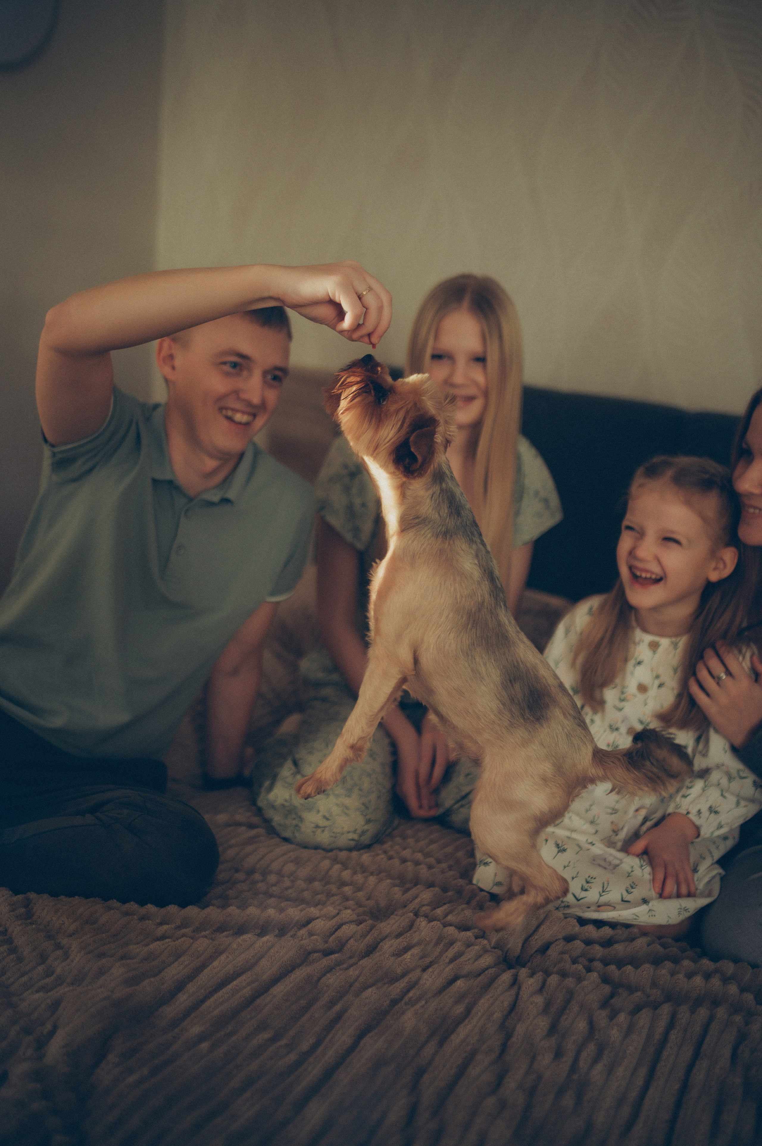 Тася, Соня, Женя и Илья (домашняя). Фотограф, г. Лесной Свердловской области