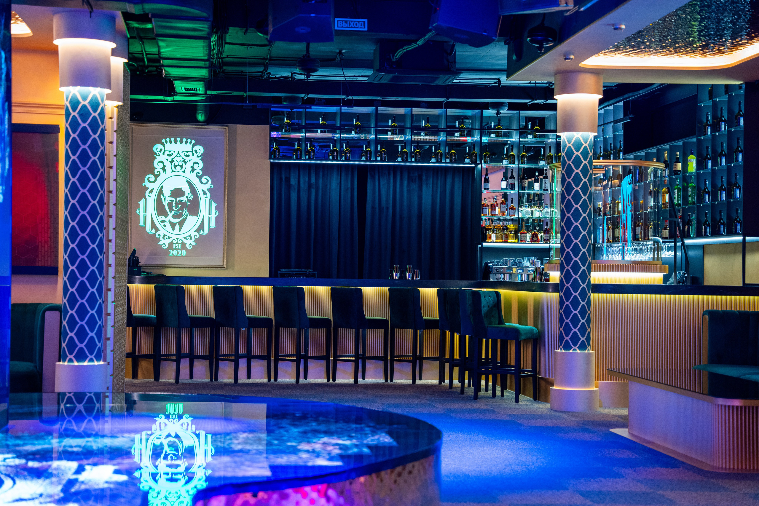 Фотосъемка интерьера стриптиз-клуба Hefner — элитный клуб Краснодара. Интерьерная фотосъемка клуба Hefner в Краснодаре — профессионально. Шедевры для Вас! Фотограф и Видеограф в Краснодаре Пахиев Руслан