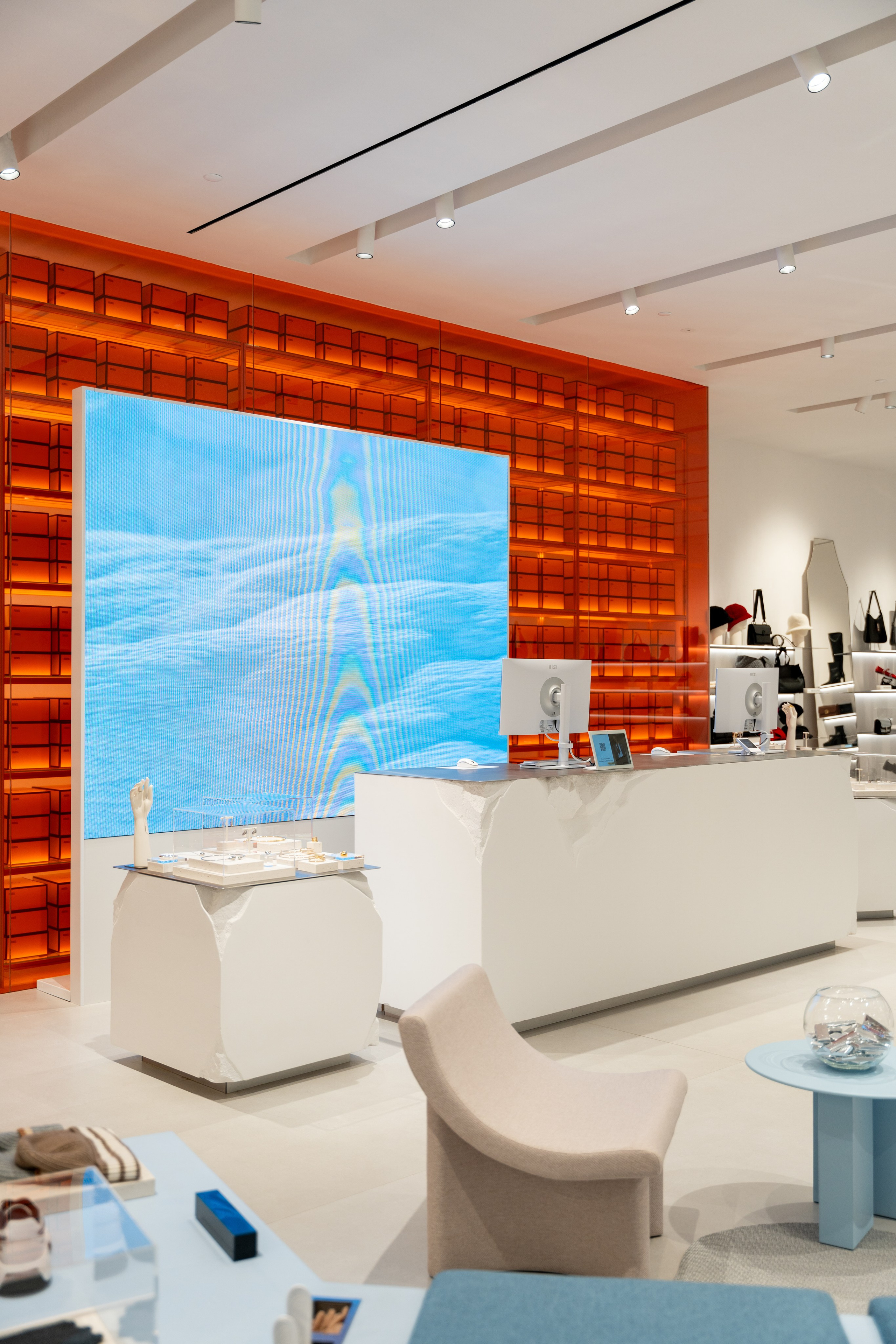 Интерьерная фотосъемка магазина Ekonika в Краснодаре — обувной бренд Профессиональная фотосъемка Ekonika — фирменный магазин в Краснодаре. Шедевры для Вас! Фотограф и Видеограф в Краснодаре Пахиев Руслан